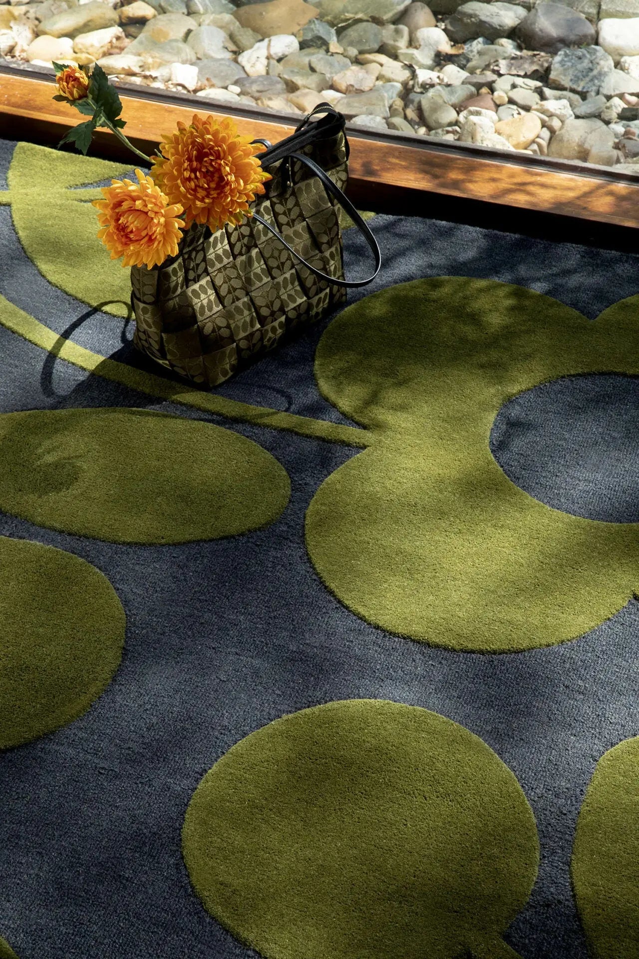 Dywan SPRING STEM granatowy z zielonym, marka Orla Kiely