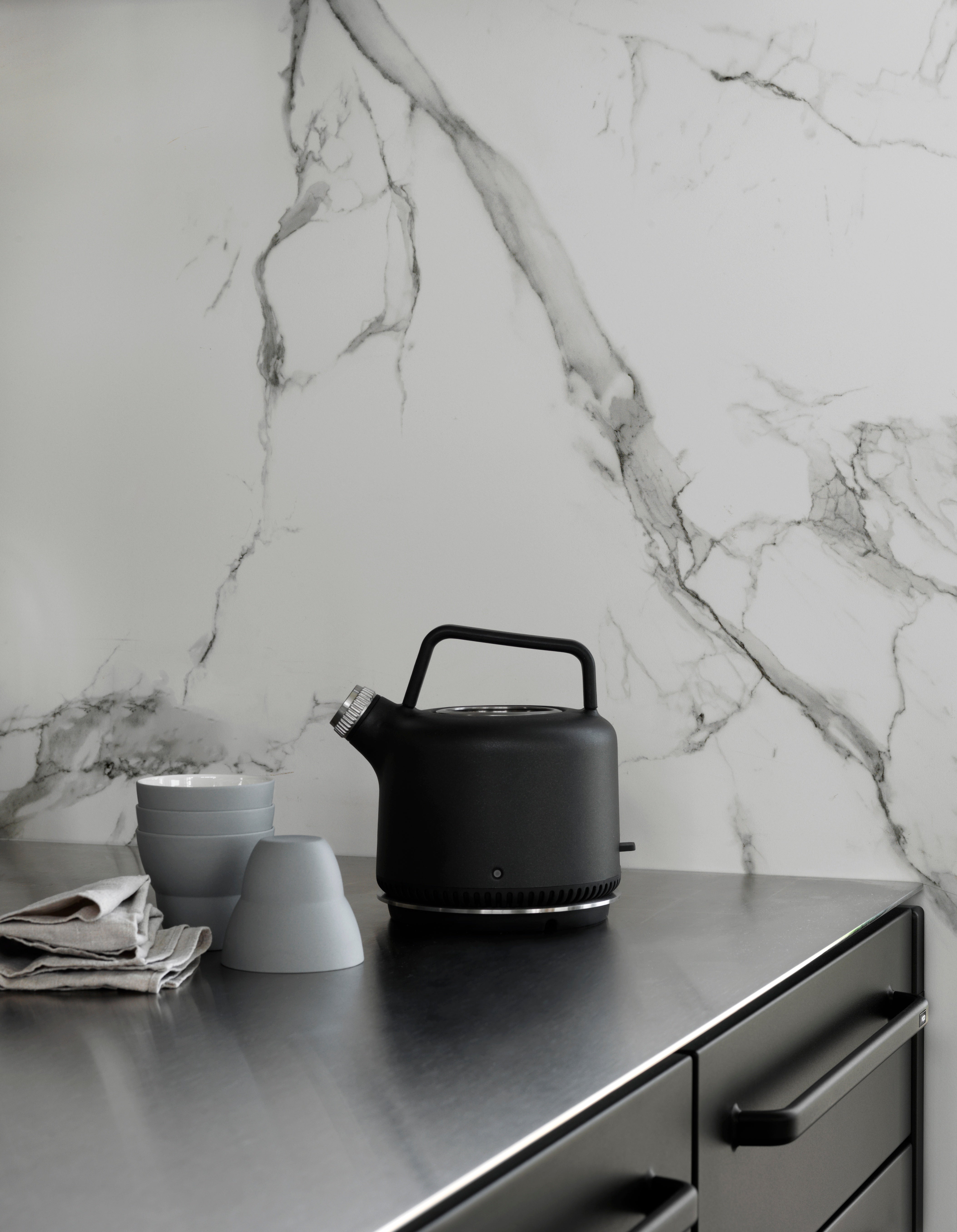 VIPP Black Electric Kettle