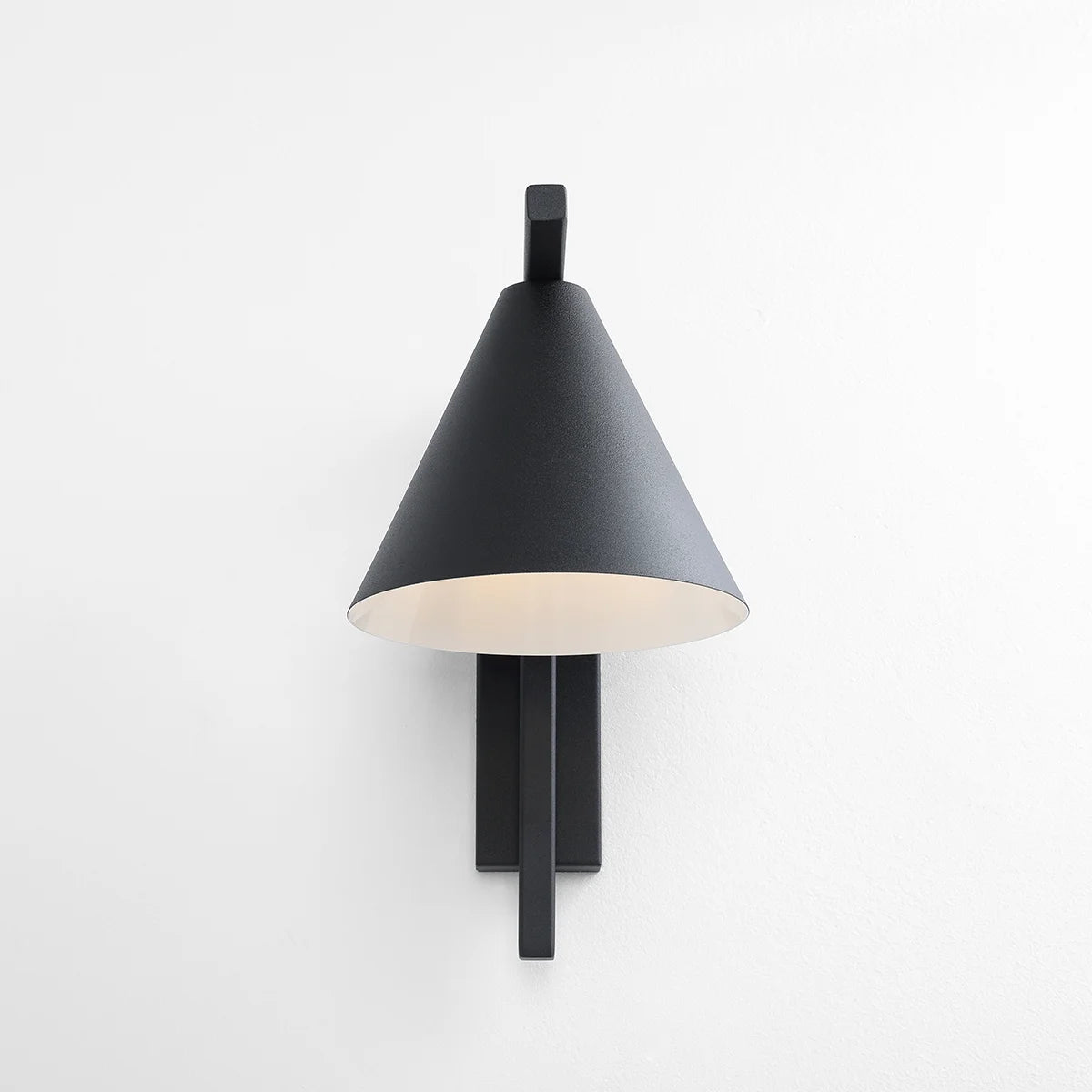 Black forms wall lamp