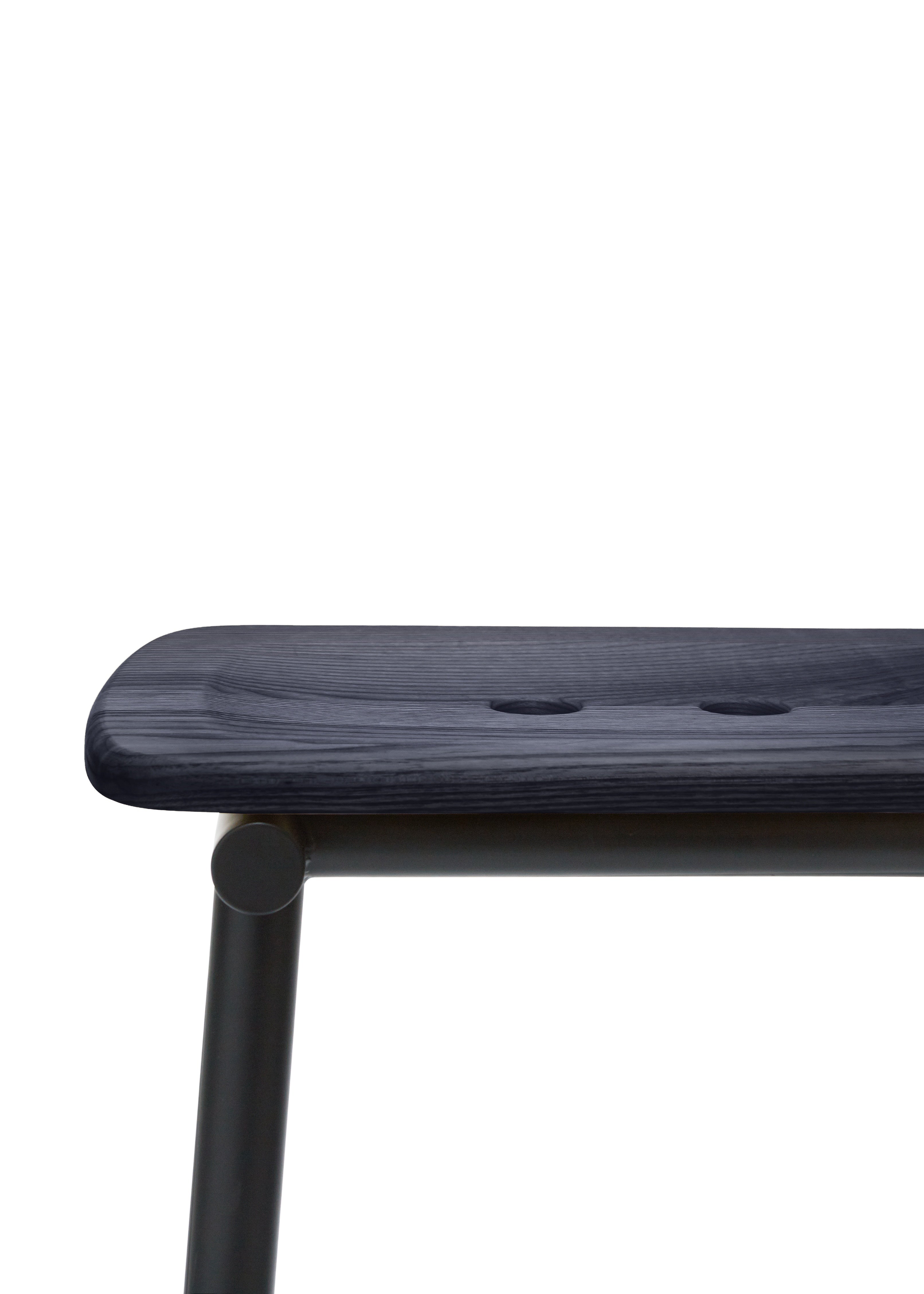 Hocker TUBBY TUBE navyblau mit schwarzem Fuß