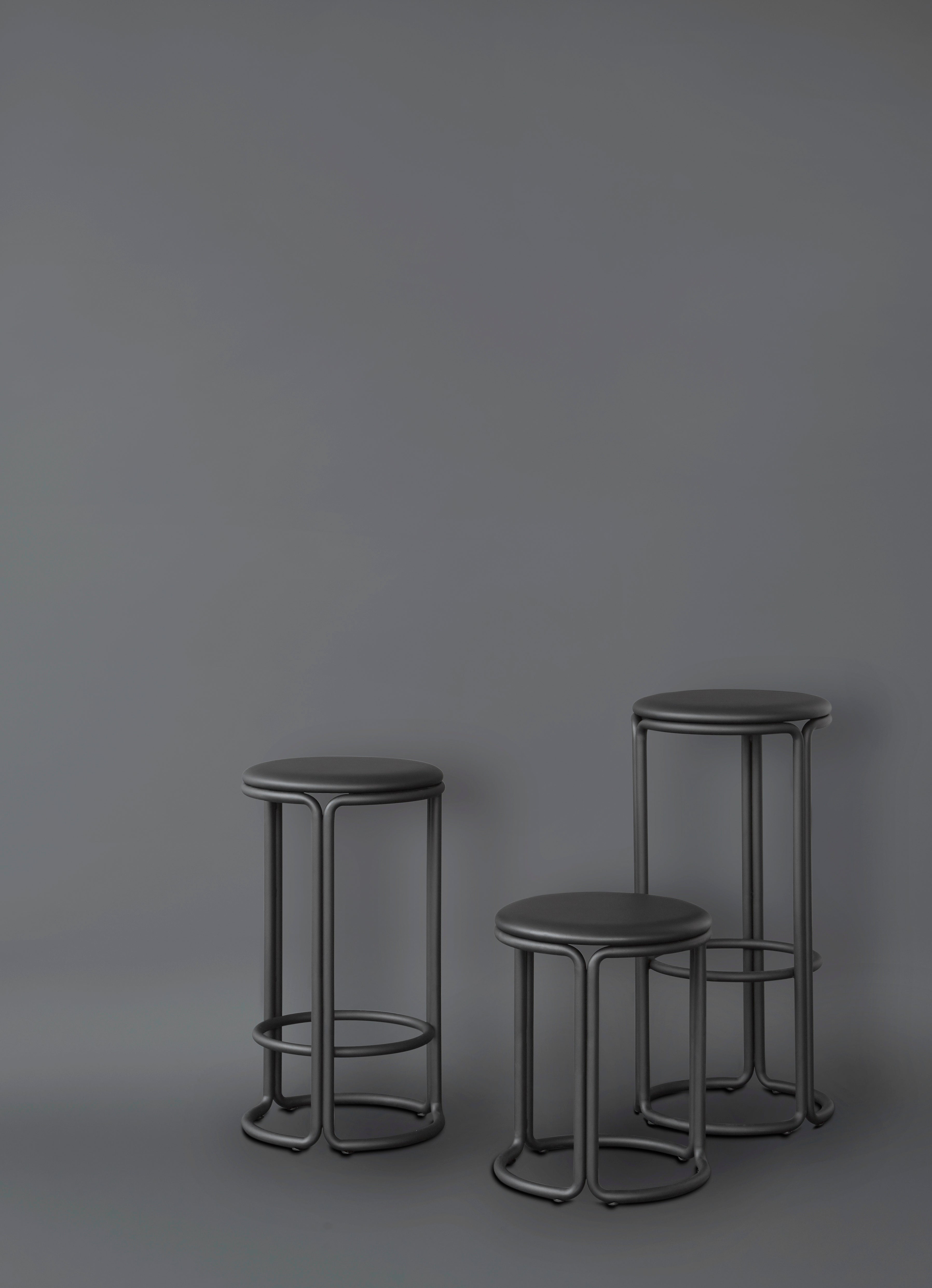 HARDIE stool red with black seat