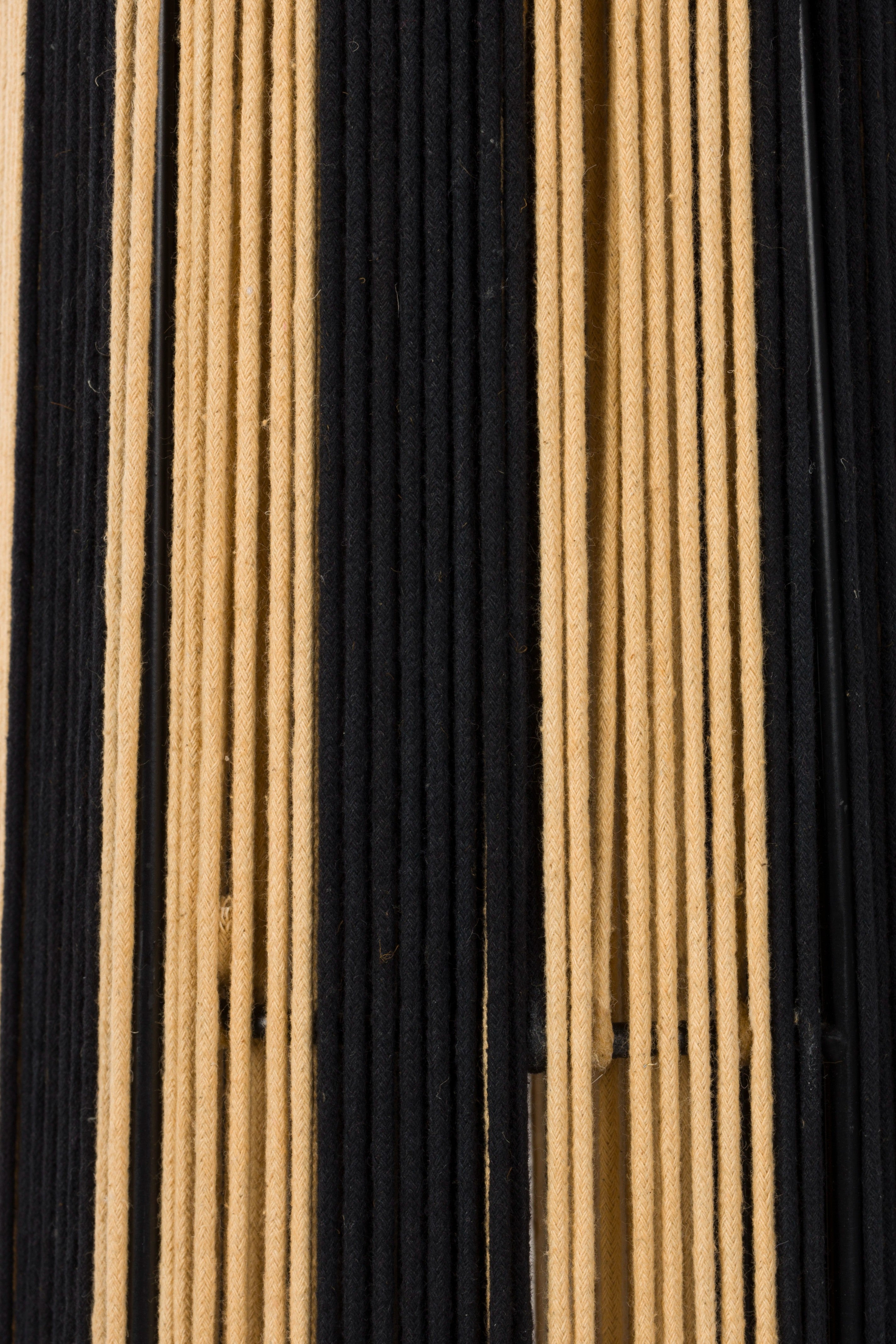 Stehlampe STRIPE IT UP hellbraun mit Schwarz