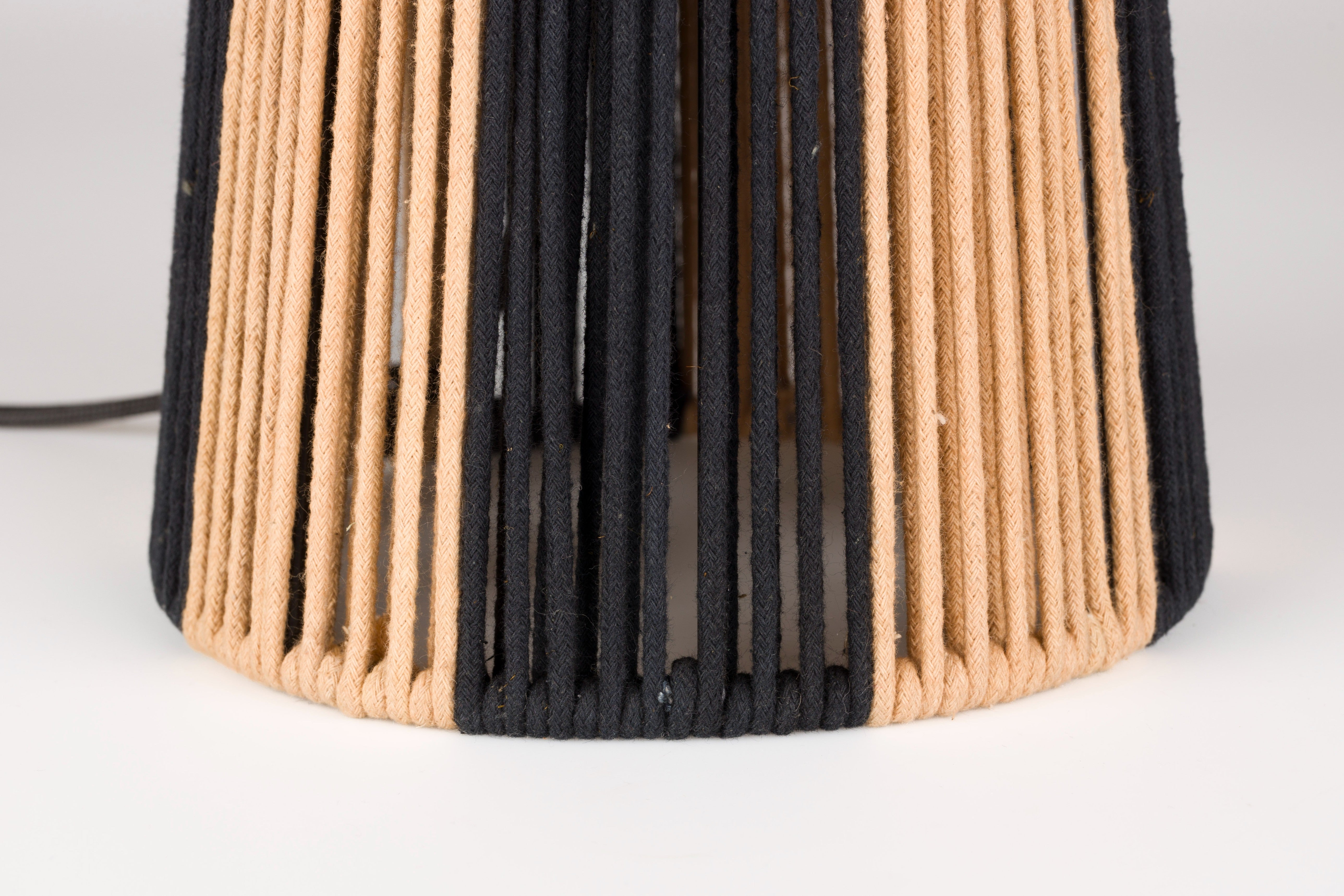 Tischlampe STRIPE IT UP hellbraun mit Schwarz