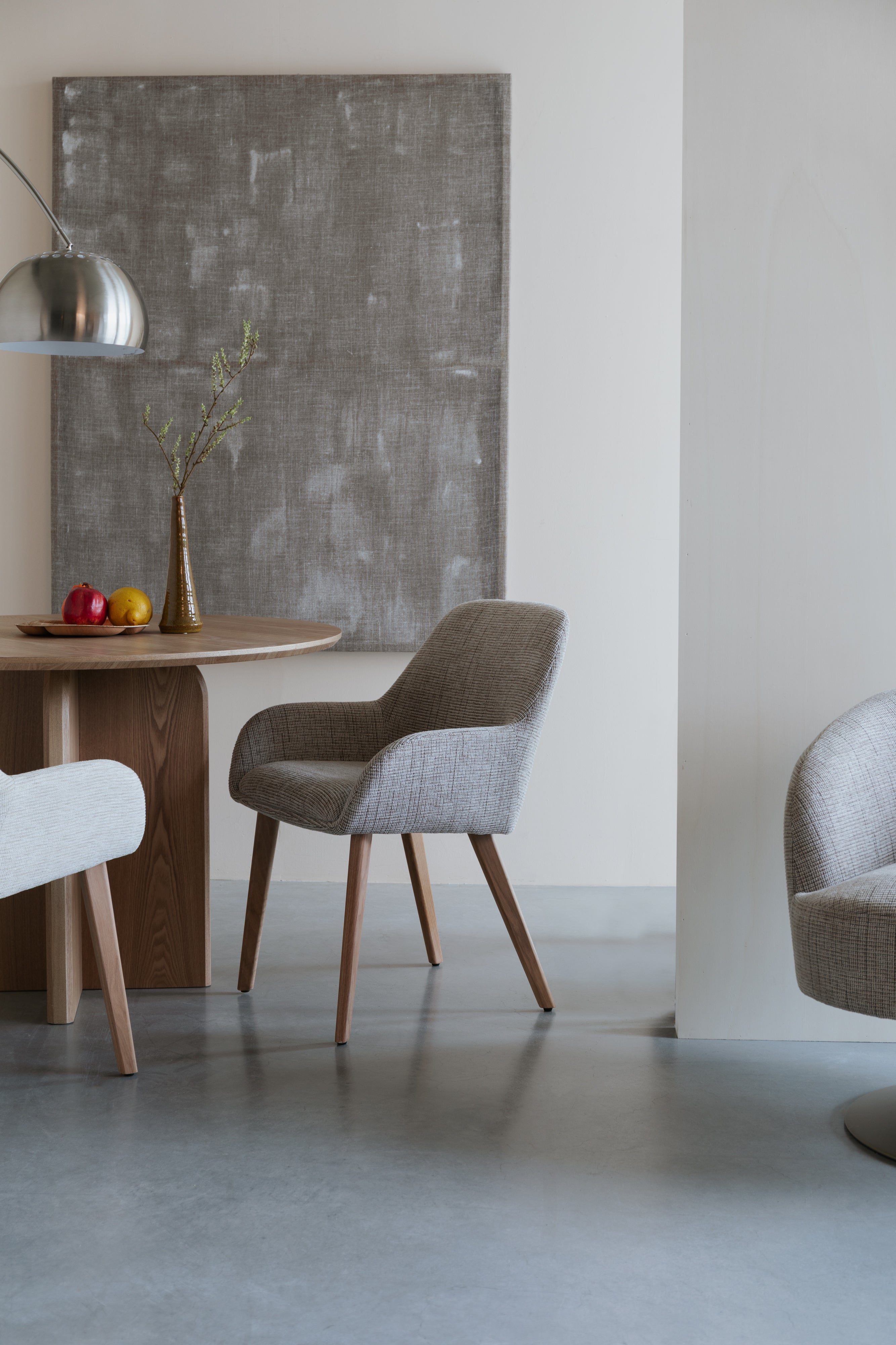 Stuhl LOUA beige mit Holzgestell