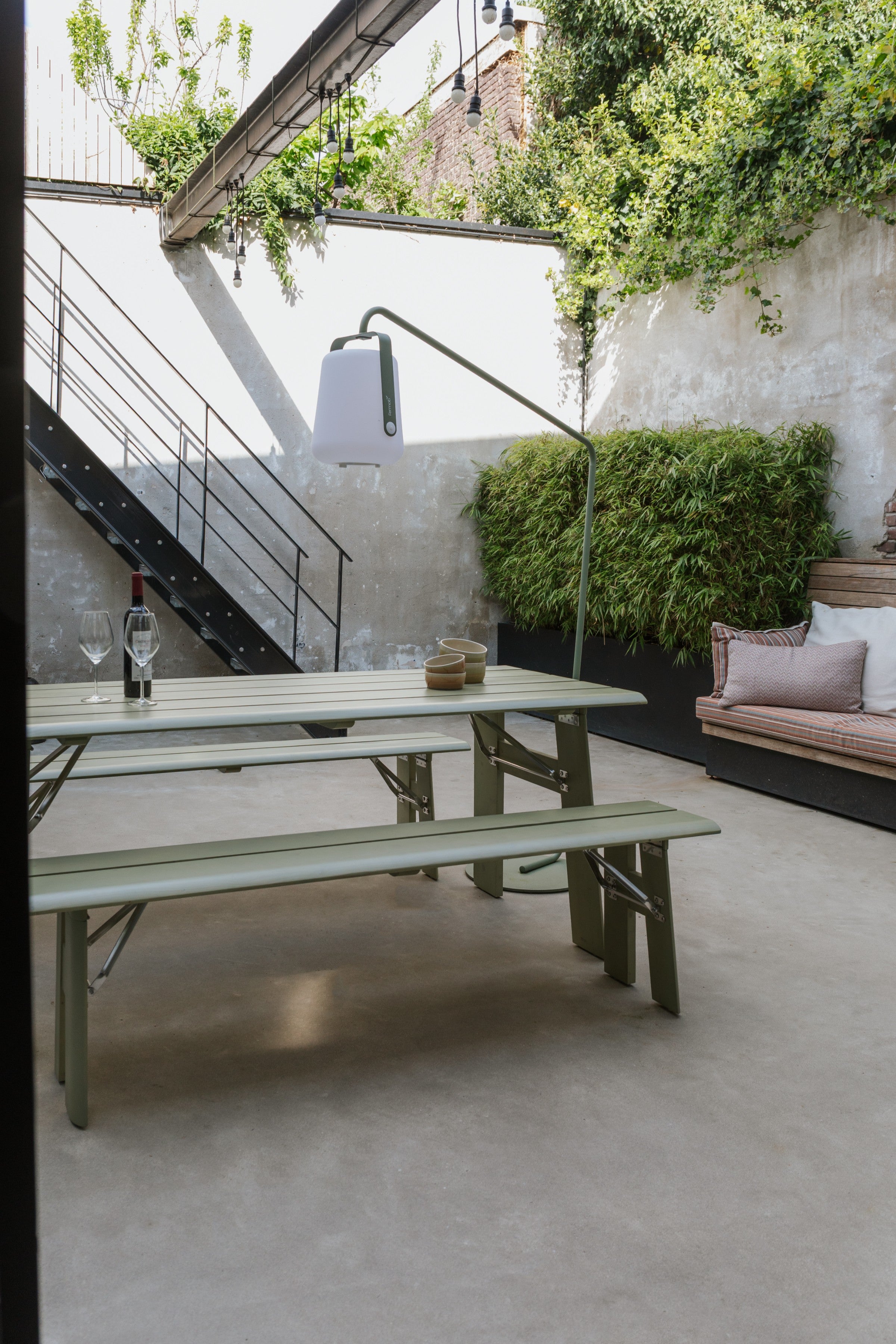 AVENUE green garden table