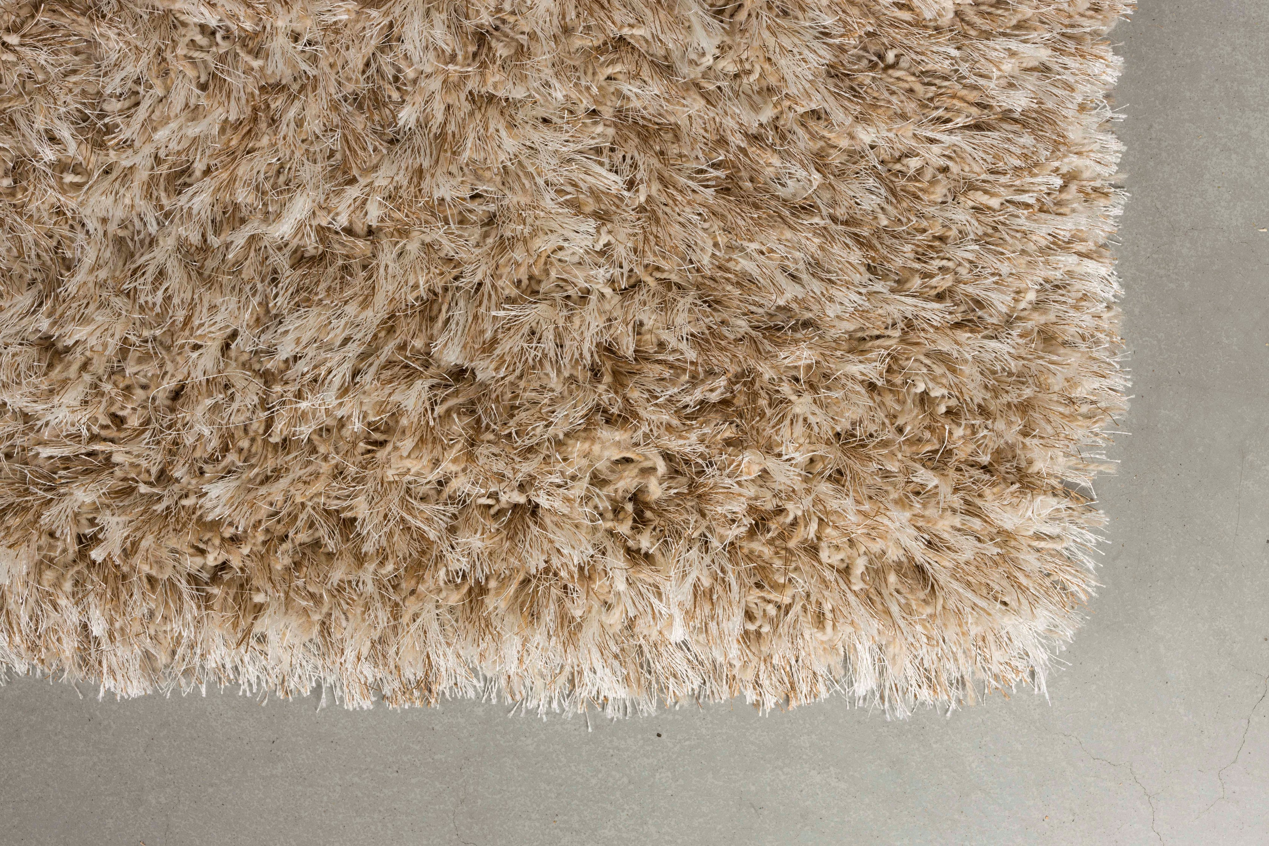 HAIRY beige rug