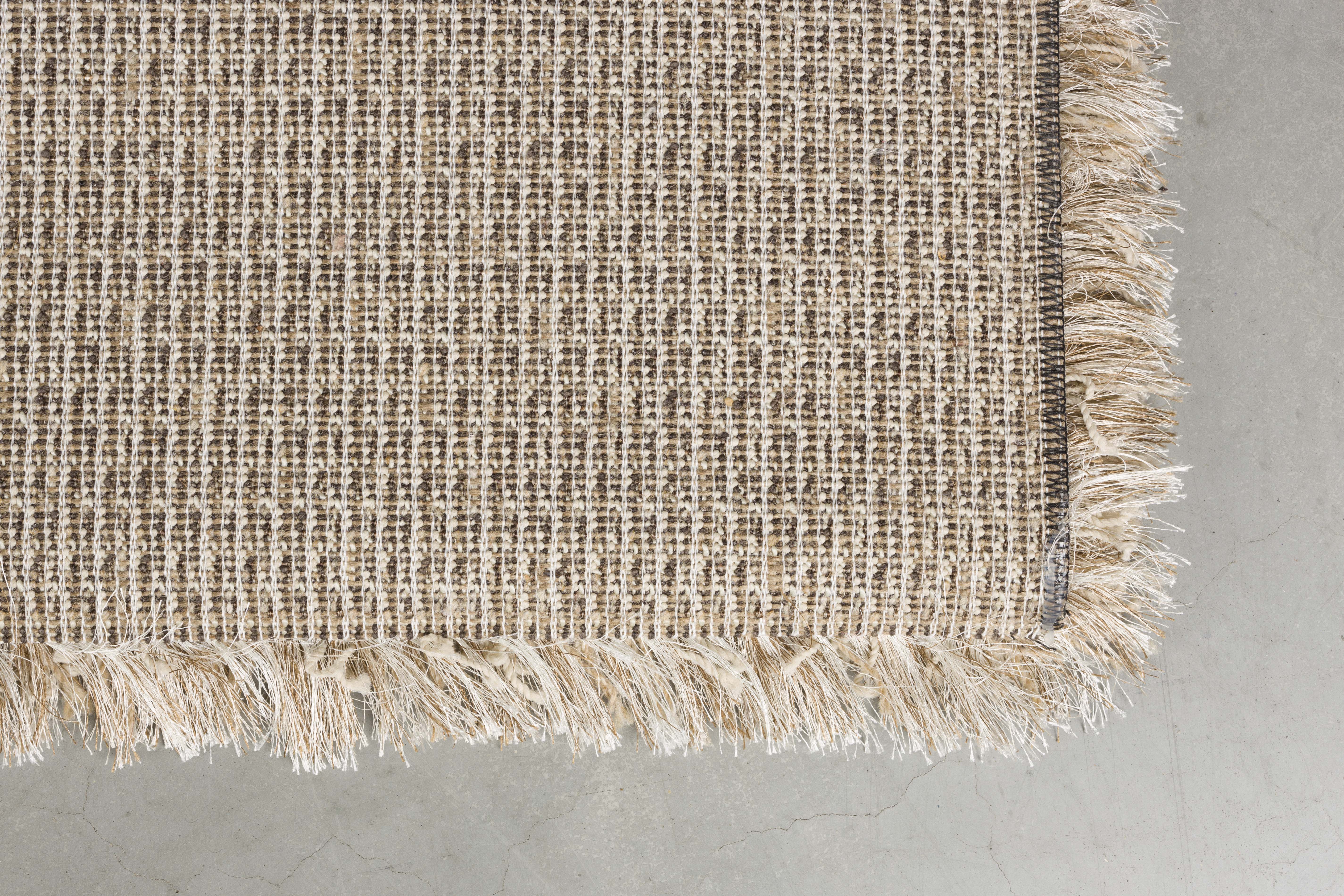 HAIRY beige rug