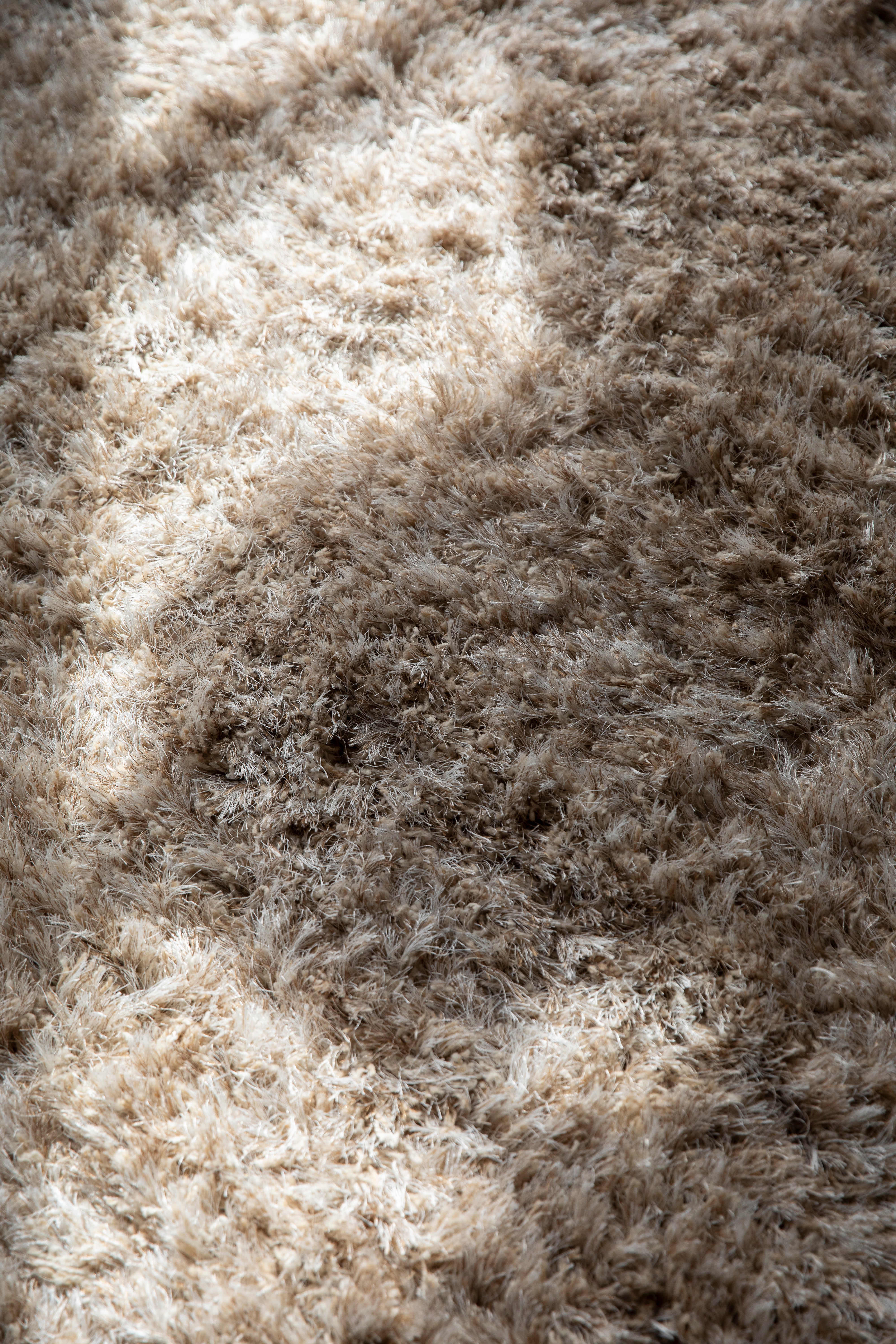 HAIRY beige rug