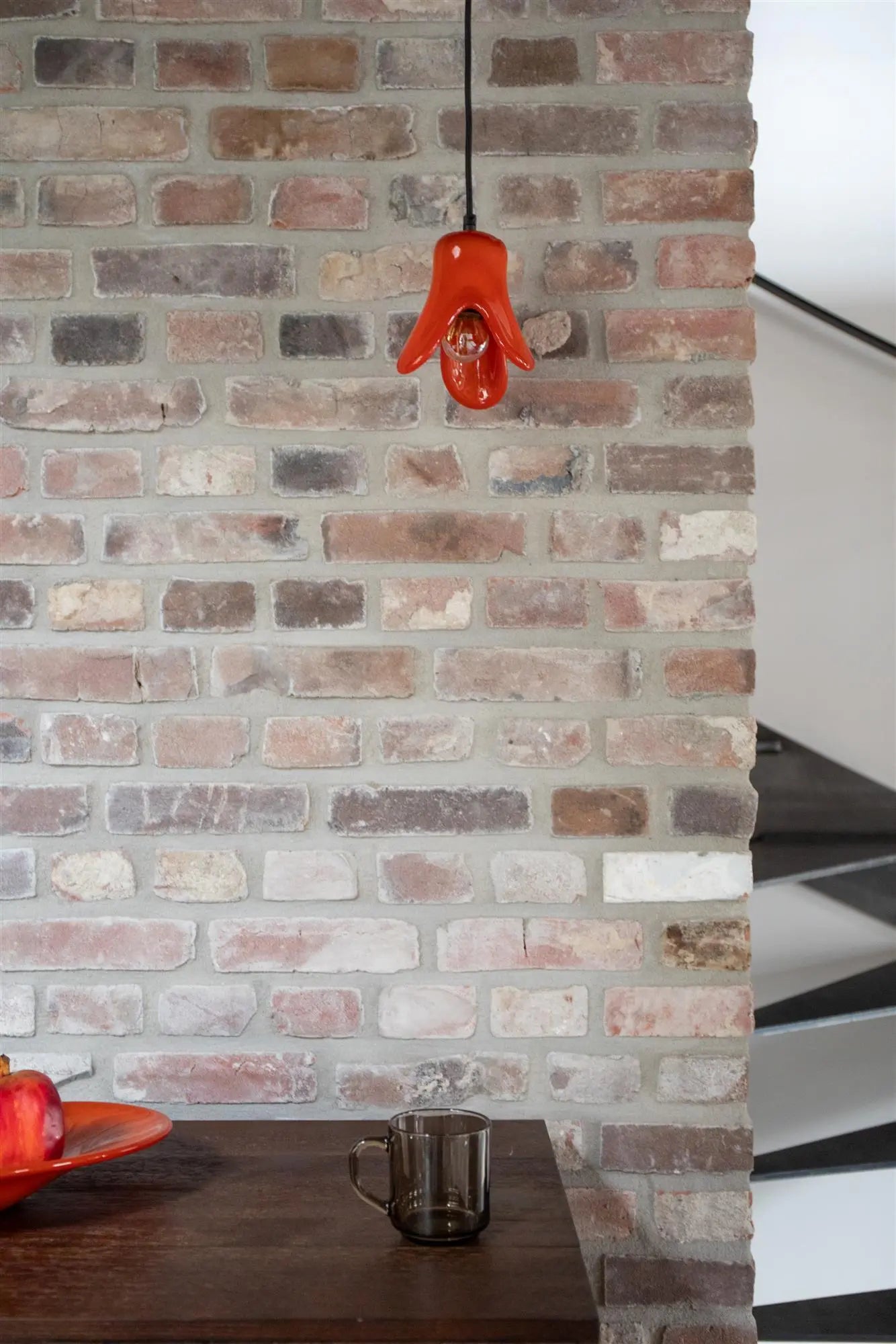 Lampa wisząca GABLE pomarańczowy – szkło i metal