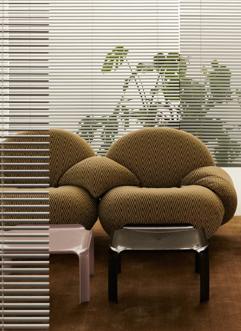 Beiger Couchtisch T877