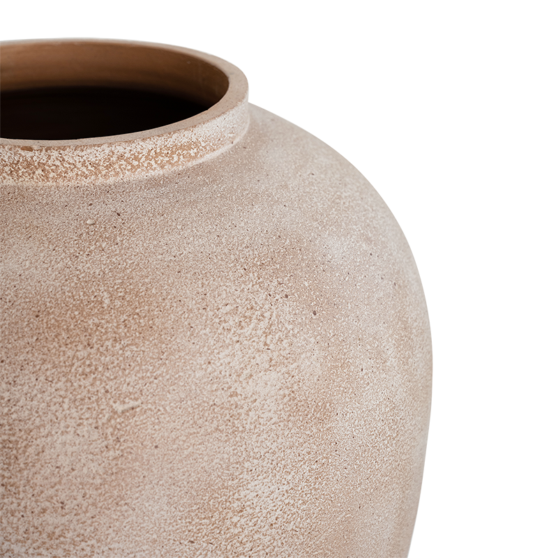 AVA terracotta pot