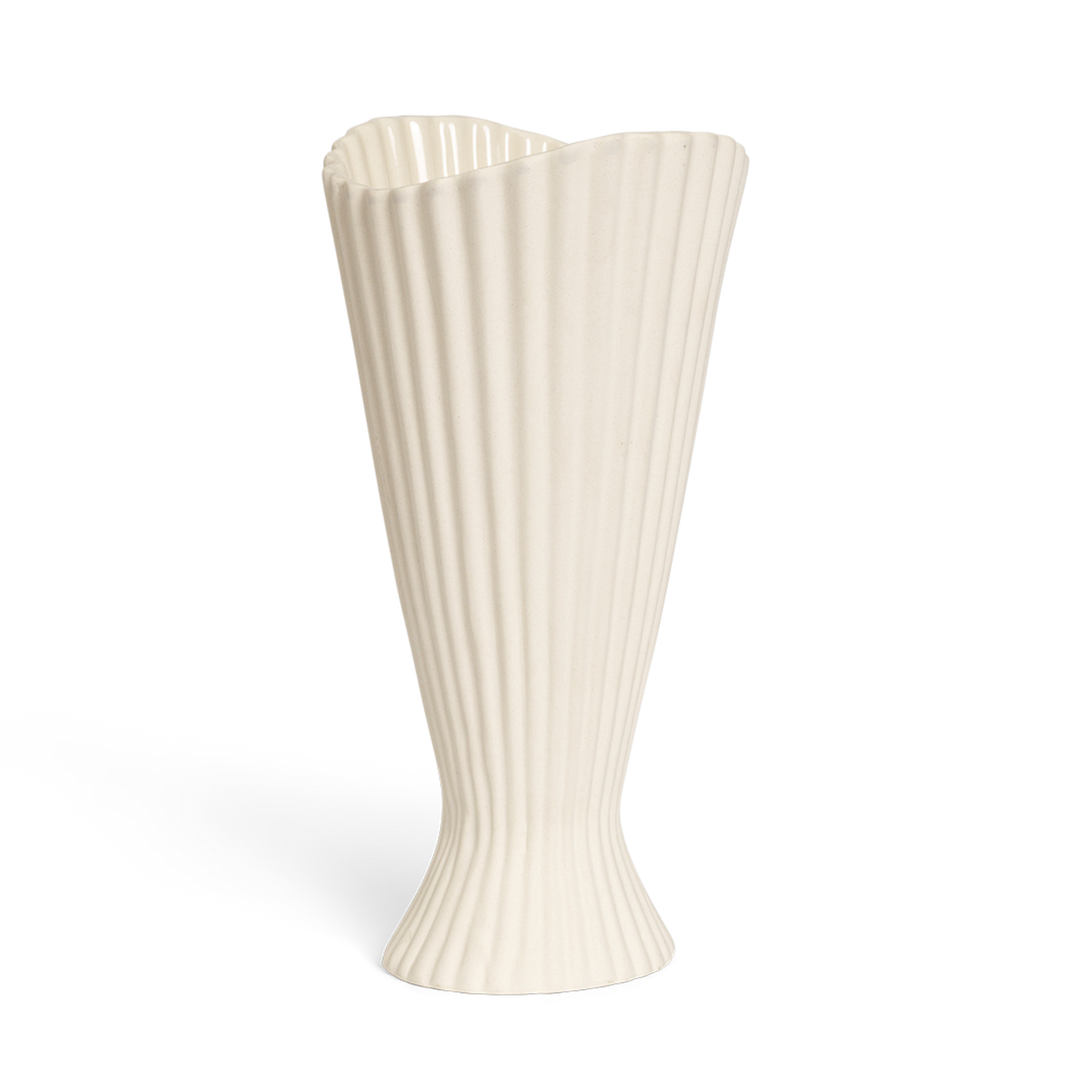 Fountain vase broken white