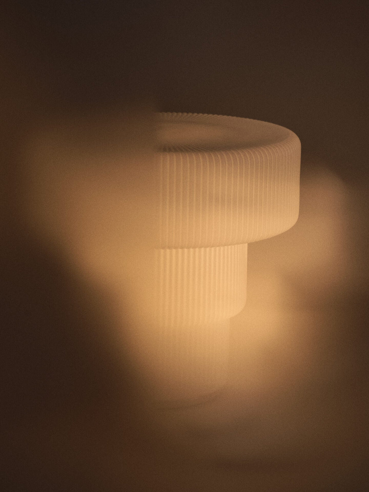 Lampa stołowa RIPPLE biały – ujęcie 7