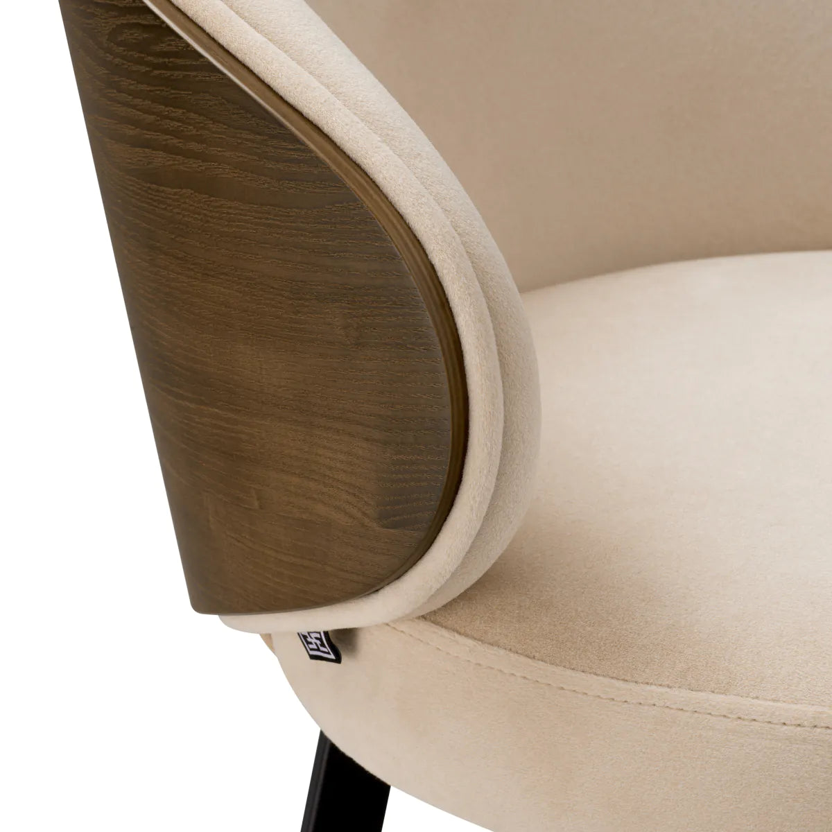 Beige Camerota Hoker mit einer schwarzen Basis