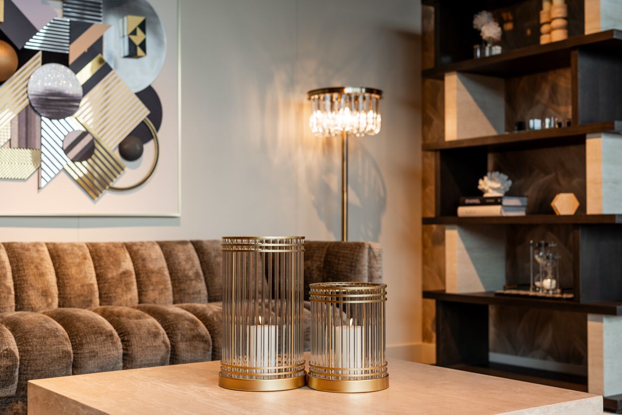 Stehlampe DAGMAR Glas mit goldenem Fuß
