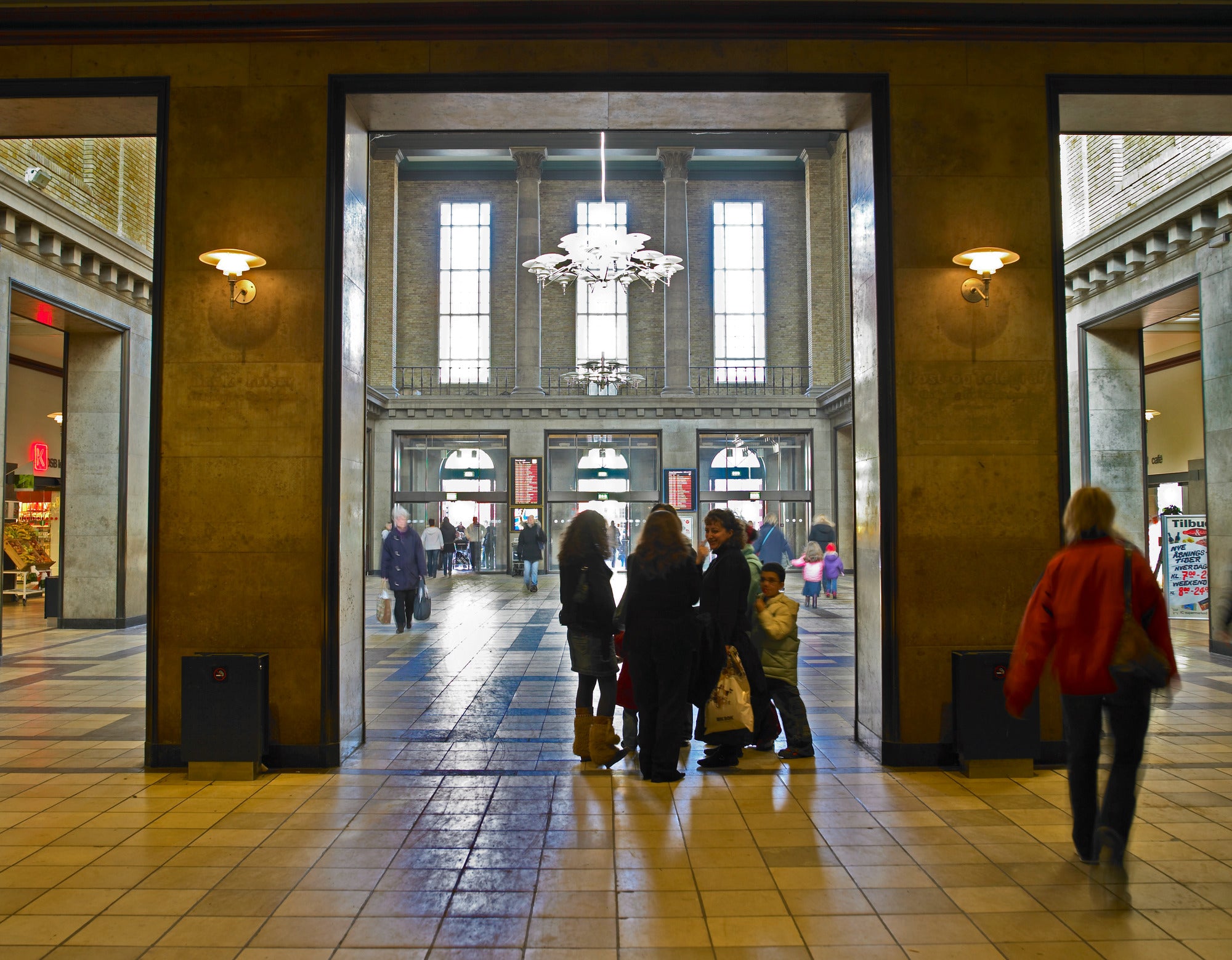 Wandleuchte PH 3/2 weiß mit verchromtem Sockel