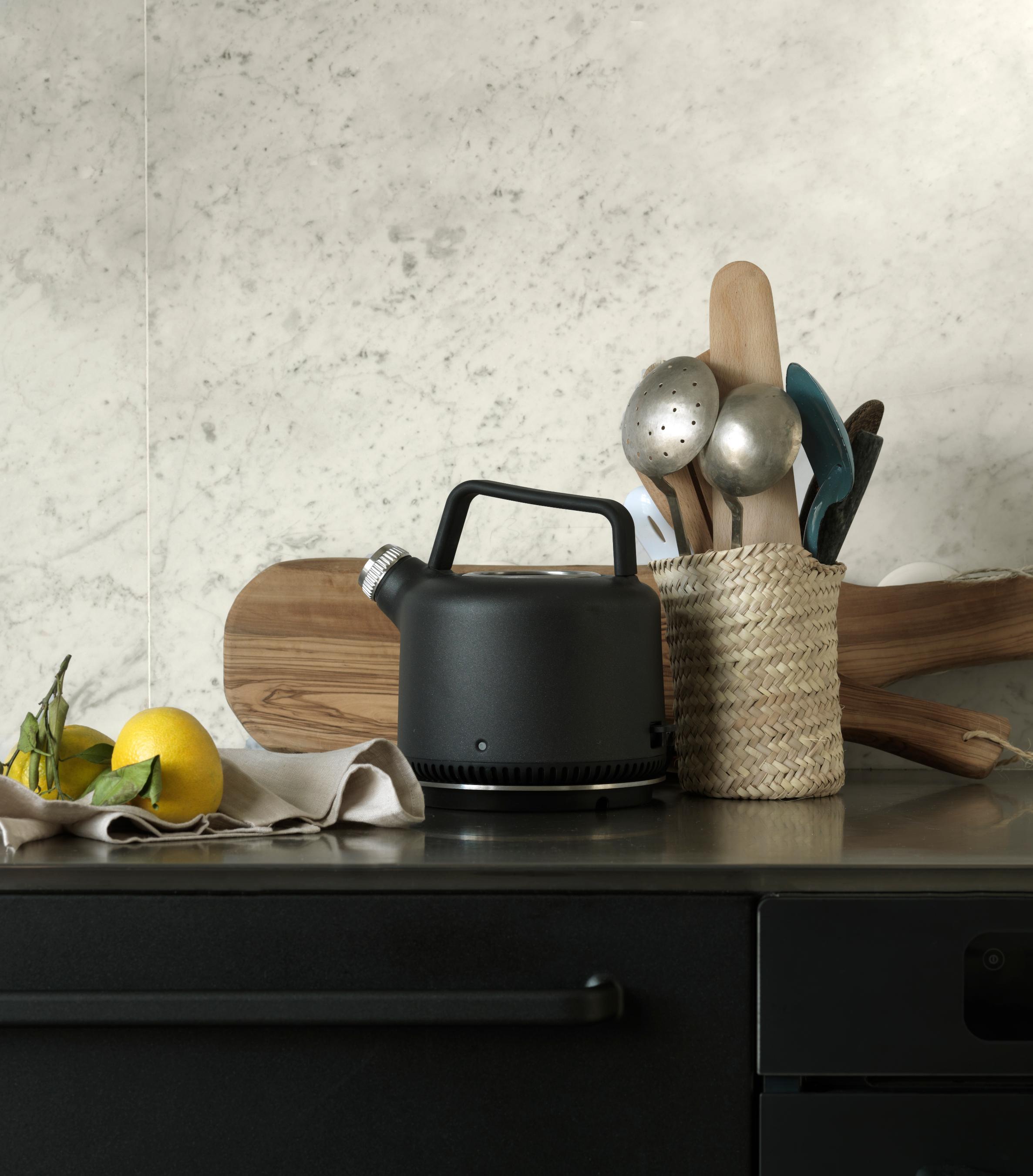 VIPP Black Electric Kettle