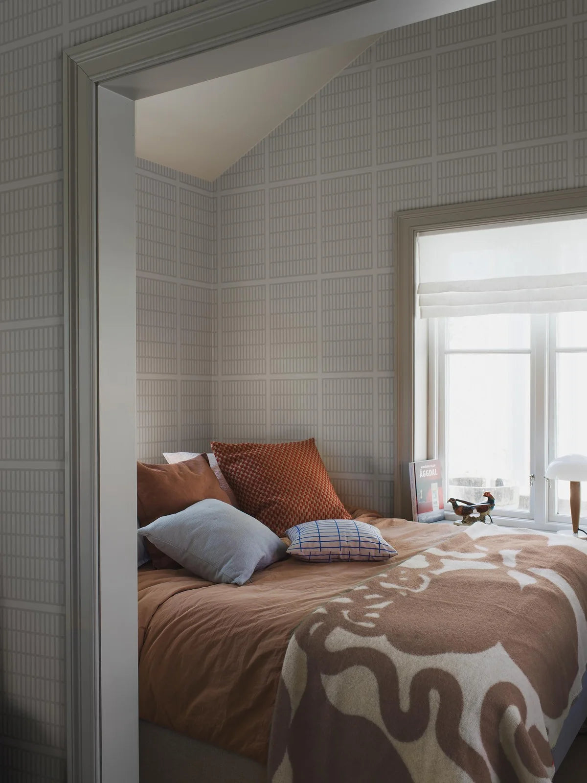 ALVAR AALTO 14/6 White and Gray Geometric Pattern Wallpaper