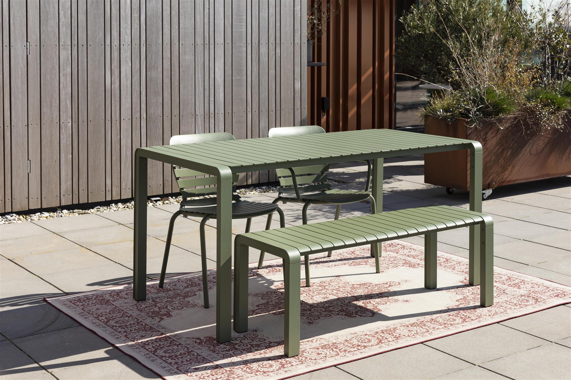 VONDEL green garden chair with armrests