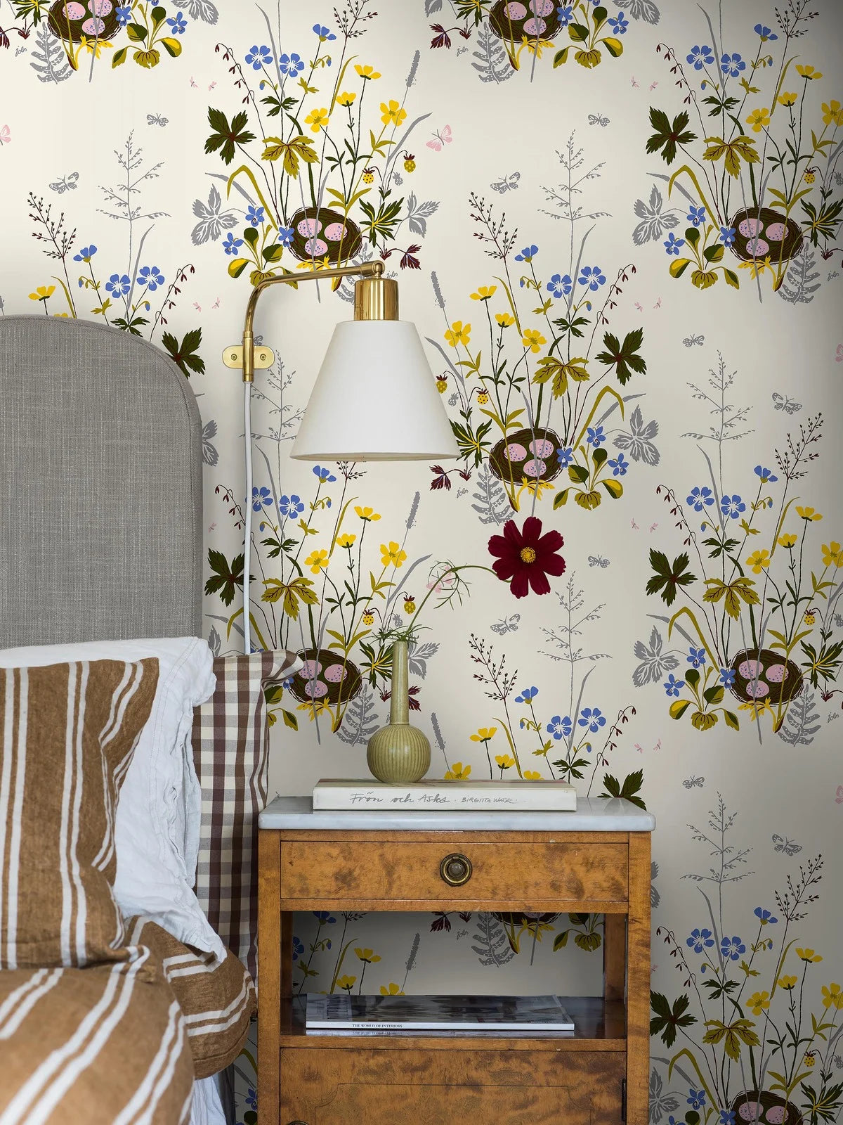 FAGELBO Cream Floral Pattern Wallpaper with Brown