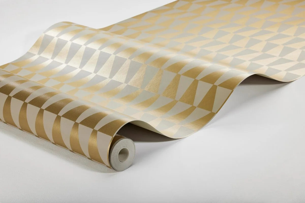 Non-woven paper wallpaper with geometric TRAPEZ pattern in beige with gold