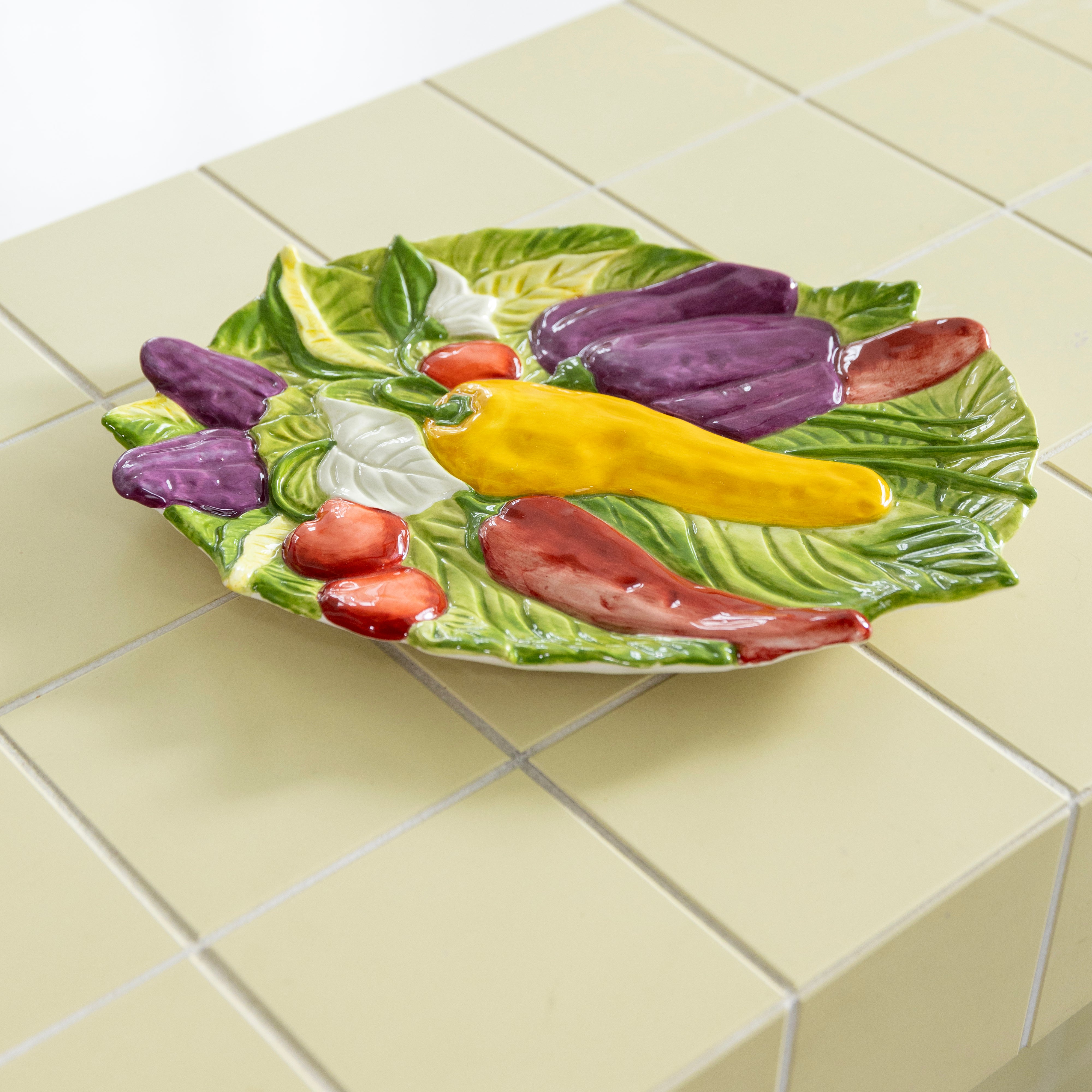 LEGUME PEPPER green platter with yellow and red
