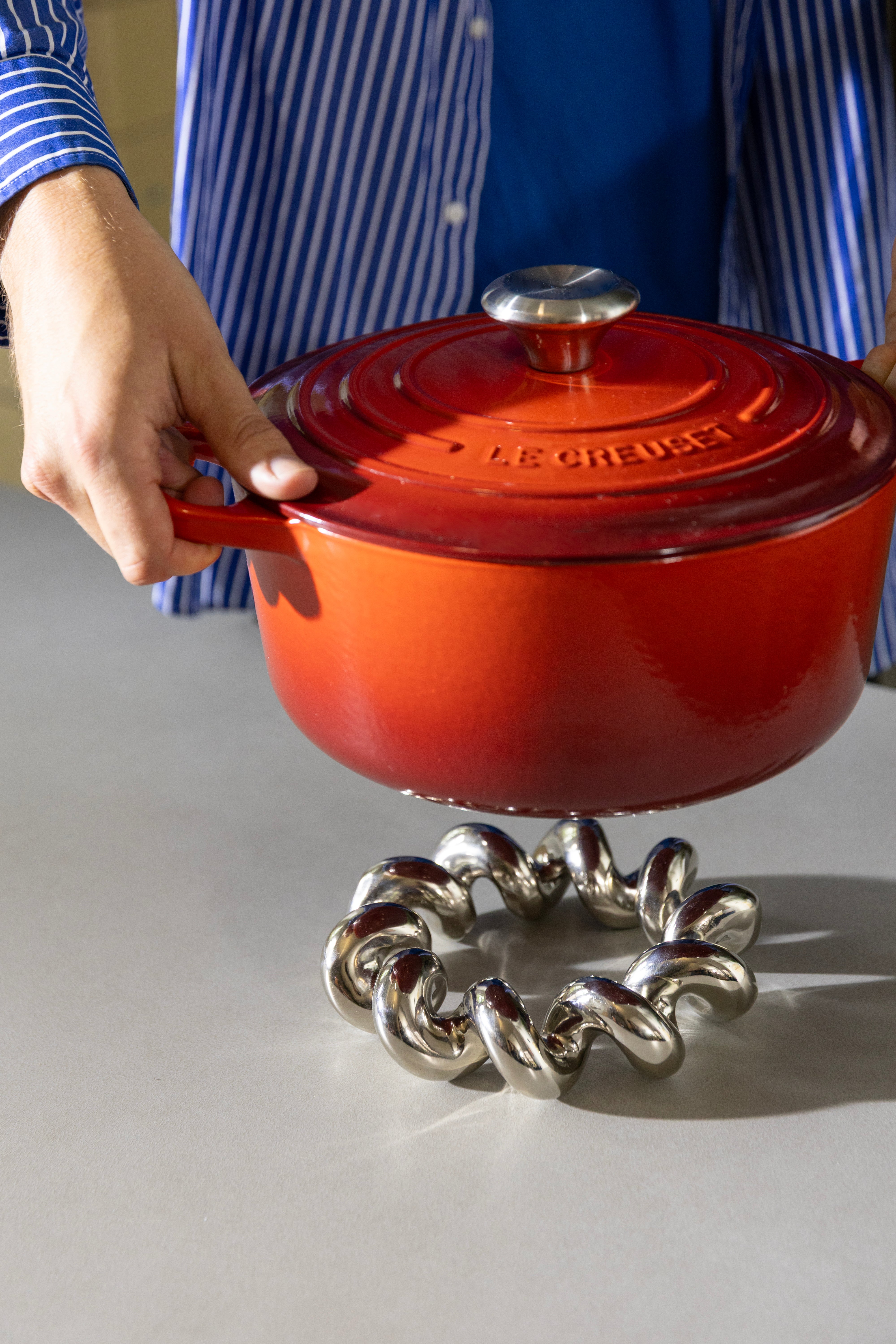 TWIST Silver Stand