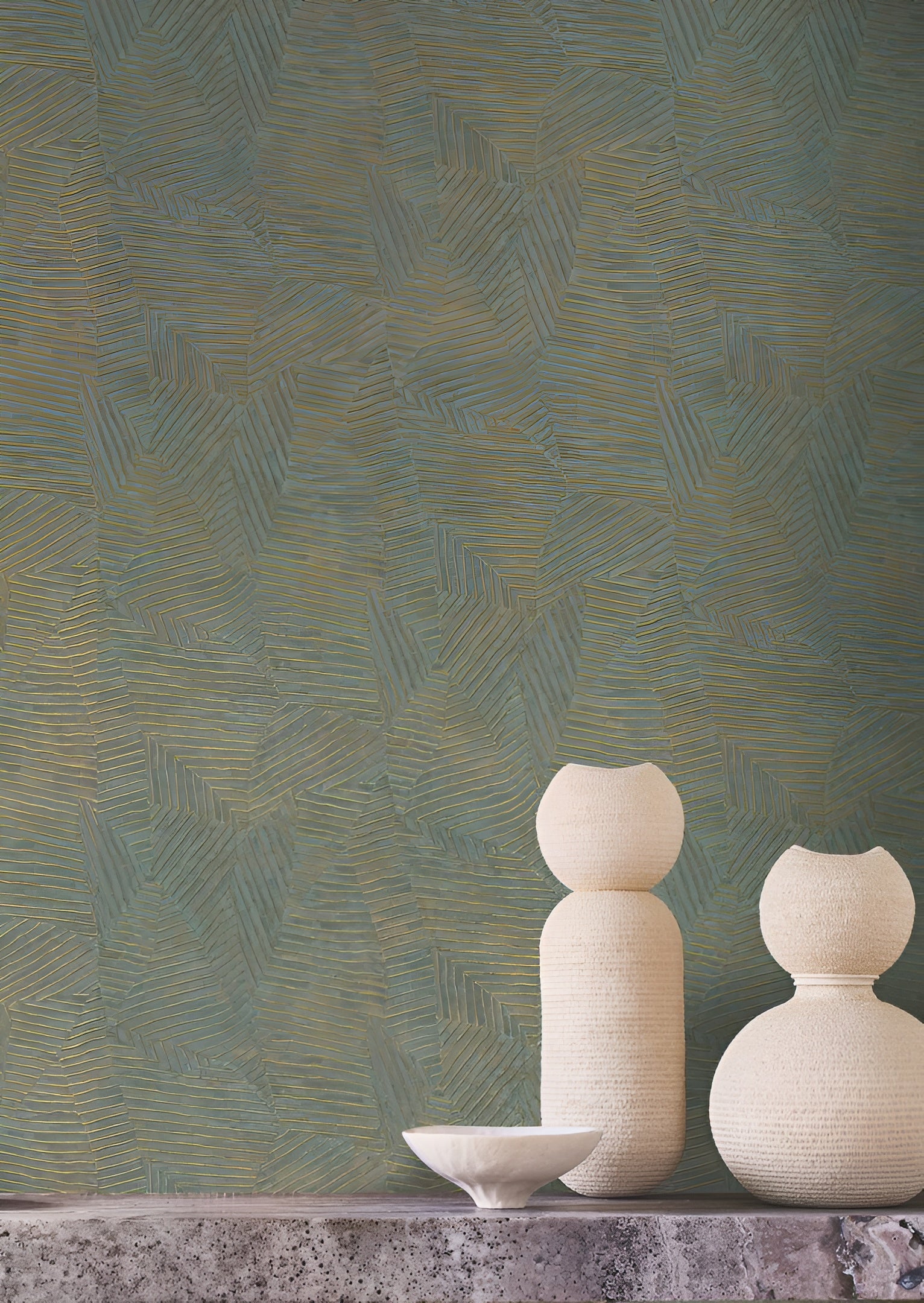 Metallic wallpaper with a geometric leaf pattern LORE - MARINE/DORÉ blue with gold