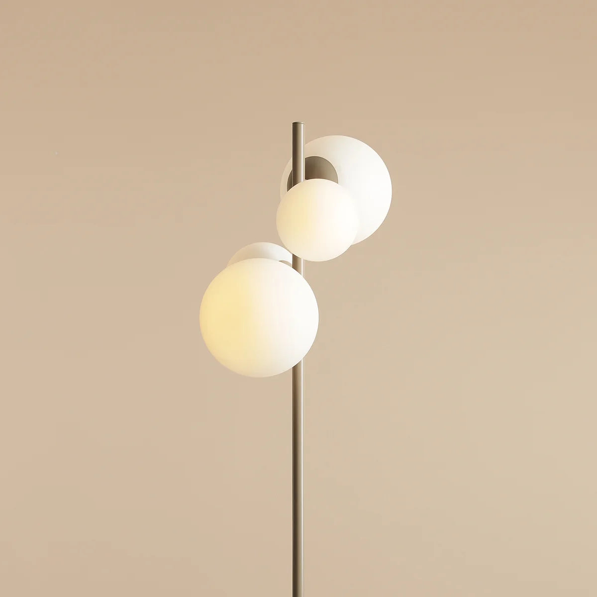 Bloom floor lamp beige