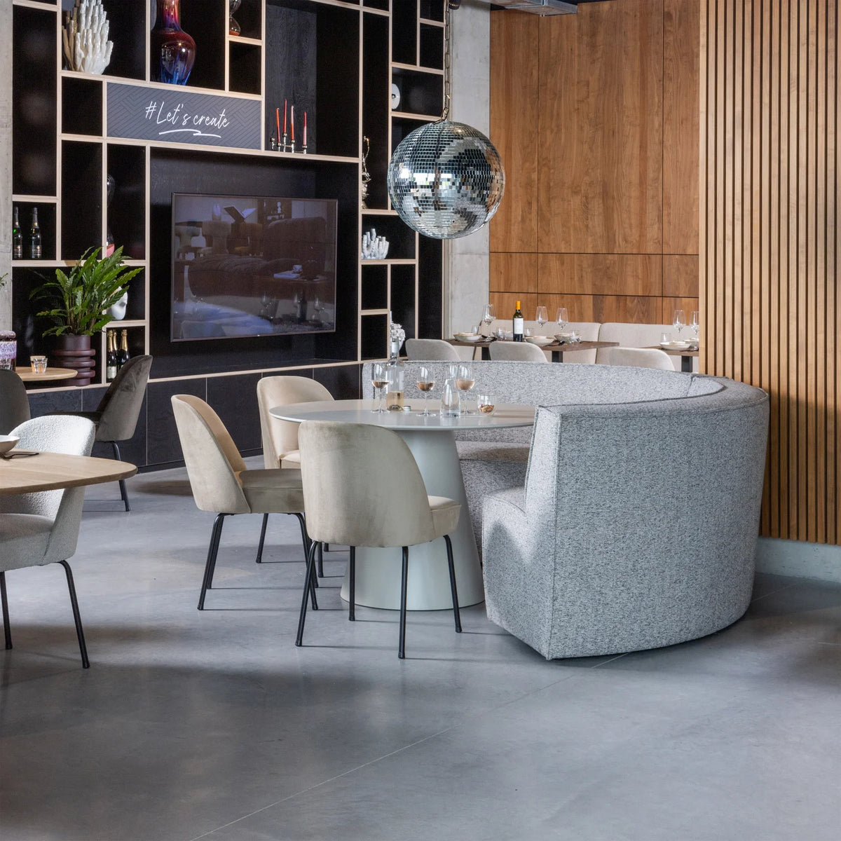 Beige round table JORRE