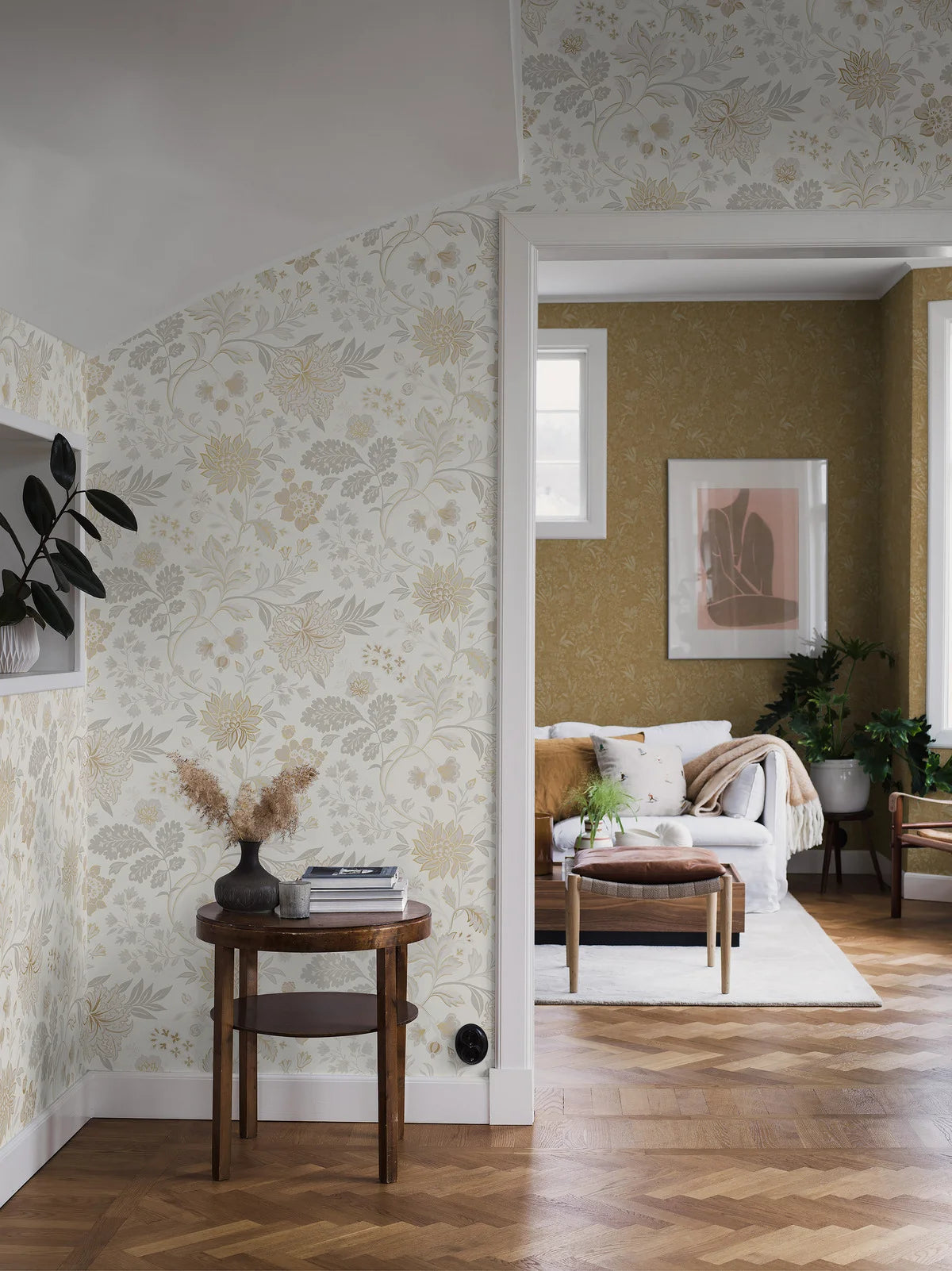 Non-woven paper wallpaper with a floral pattern ALICIA warm white with beige