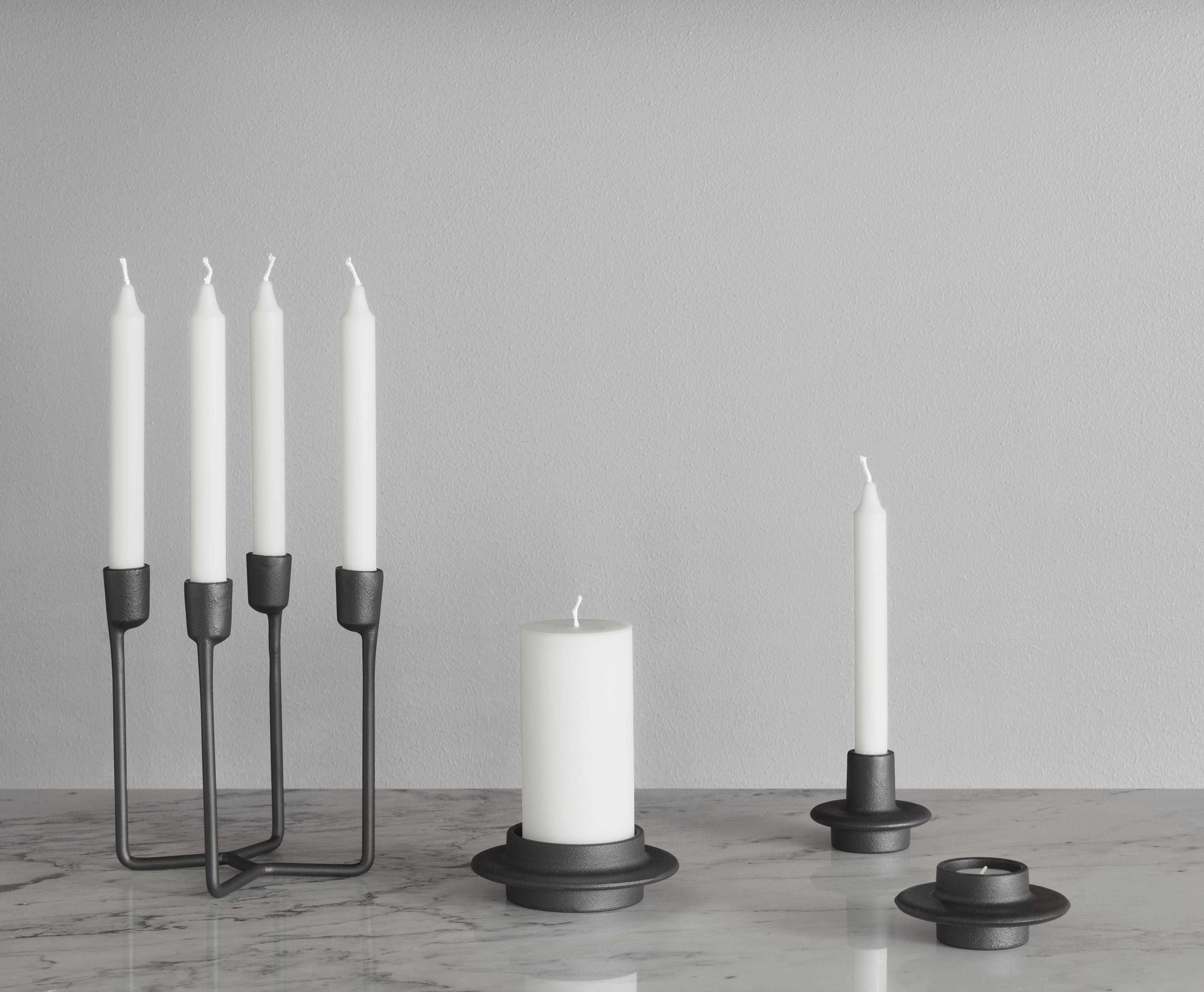 Vierarmiger HEIMA CANDLESTICK Kerzenhalter aus schwarzem Gusseisen