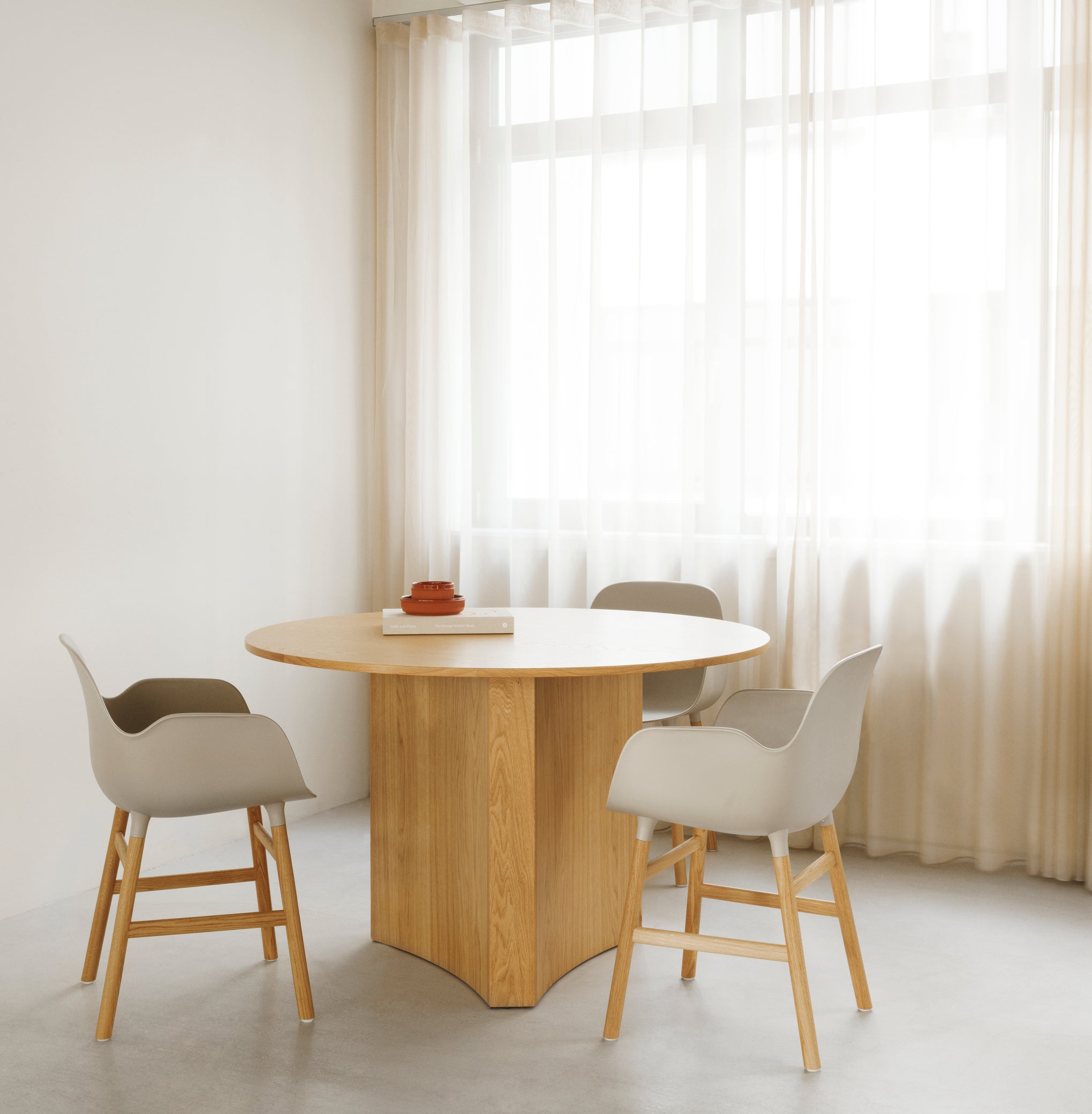 Runder Tisch Bue Oak Furnier