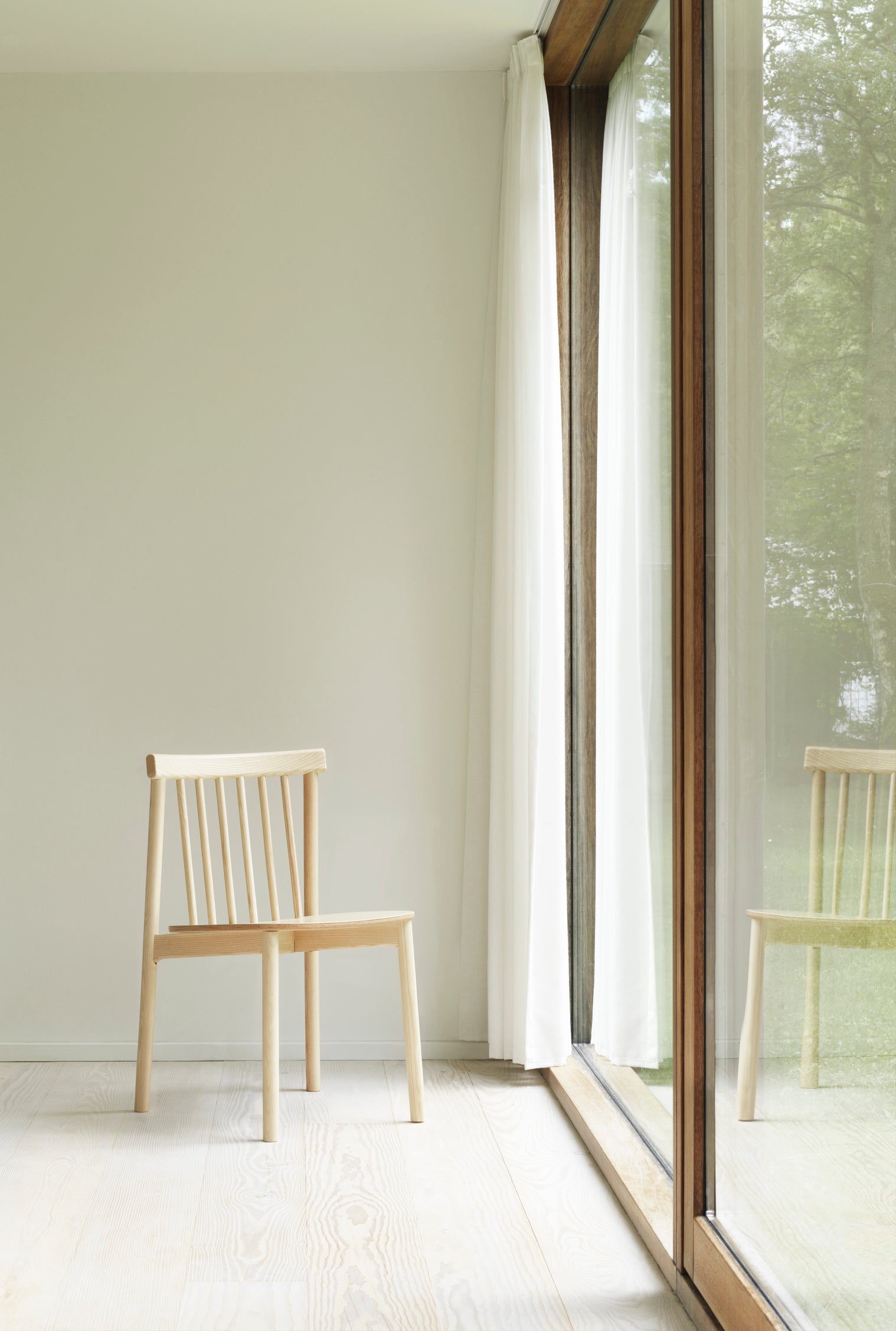 PIND chair black ash veneer