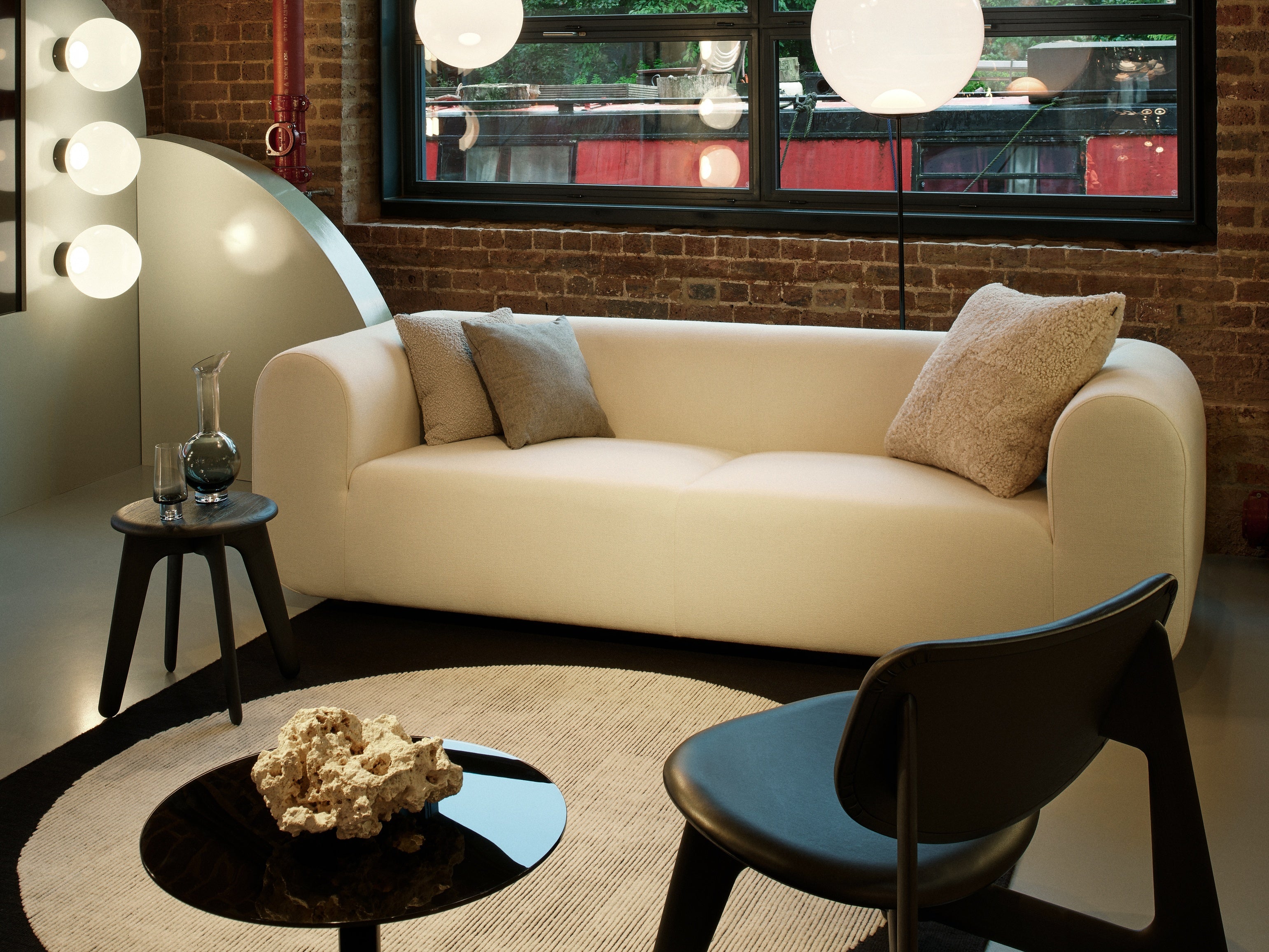 3-person sofa Plump upholstered