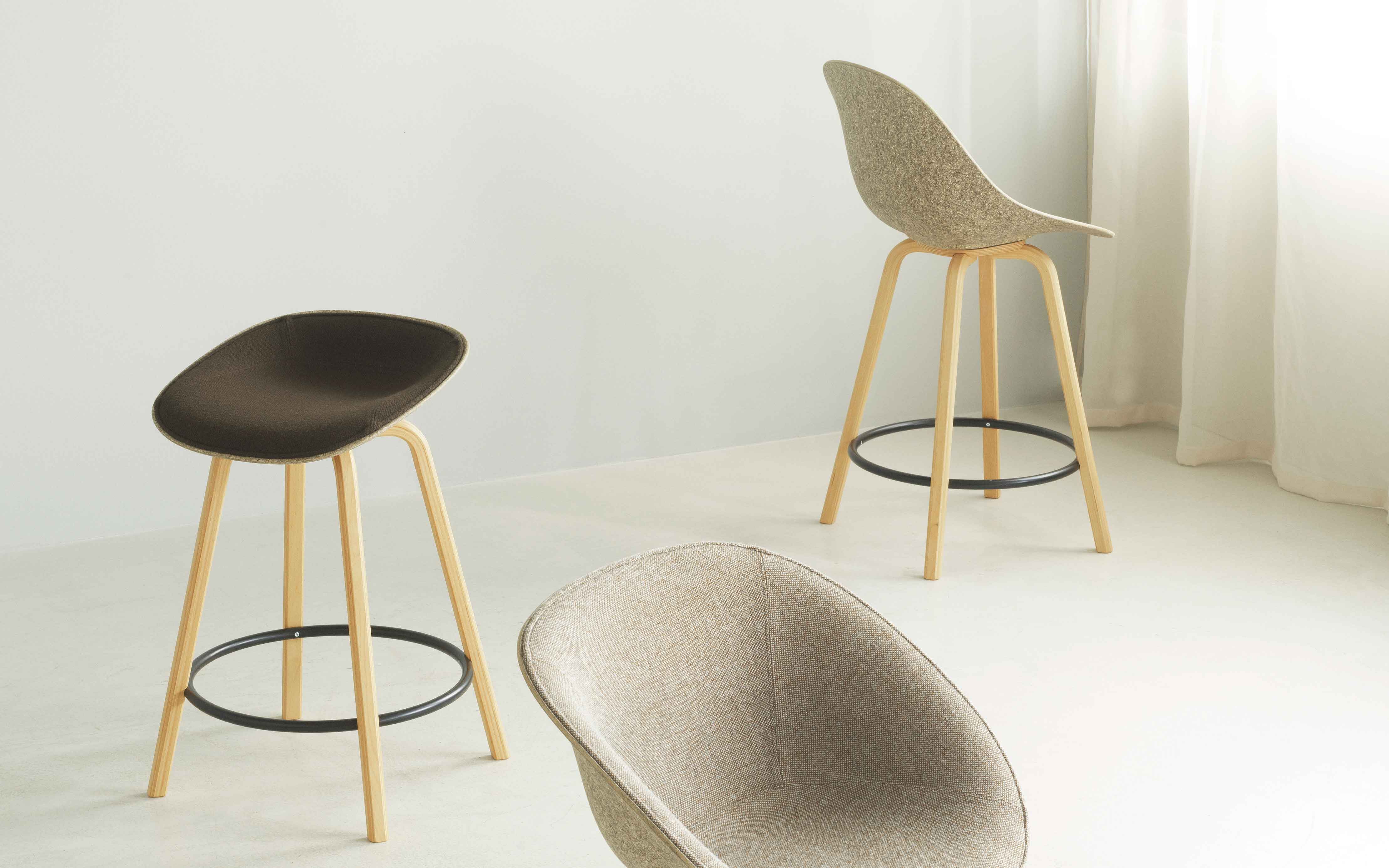 Sessel Bar Stuhl Bar Stuhl Beige mit einer Buchenbasis
