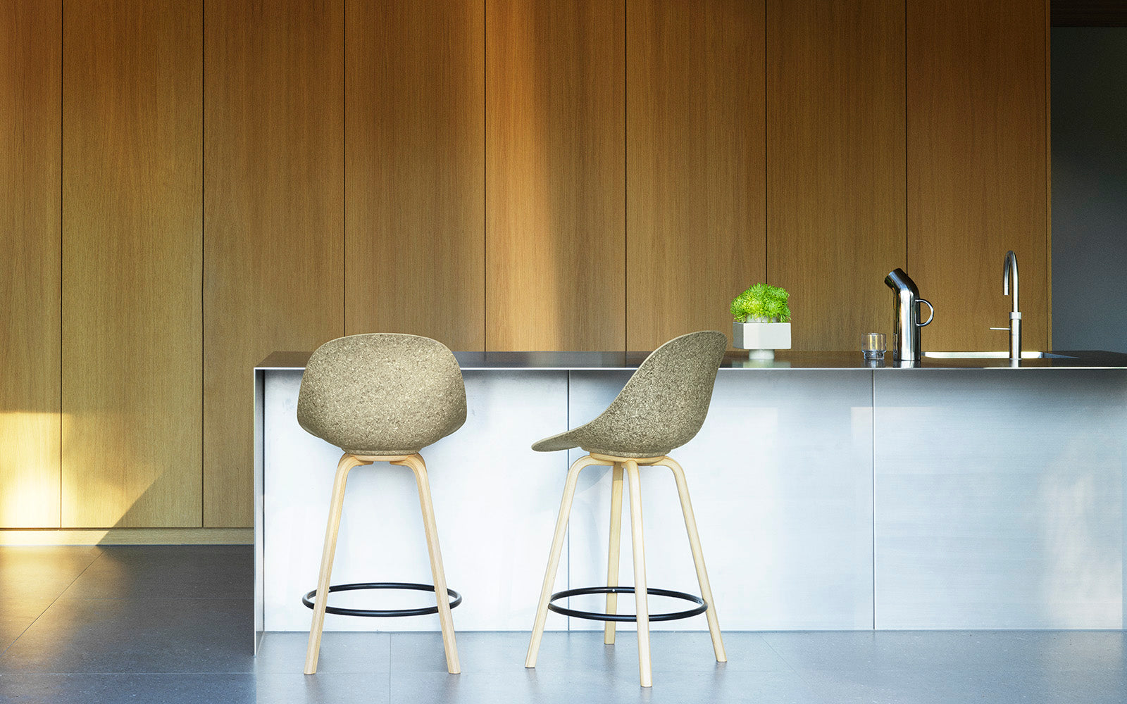 Sessel Bar Stuhl Bar Stuhl Beige mit einer Buchenbasis