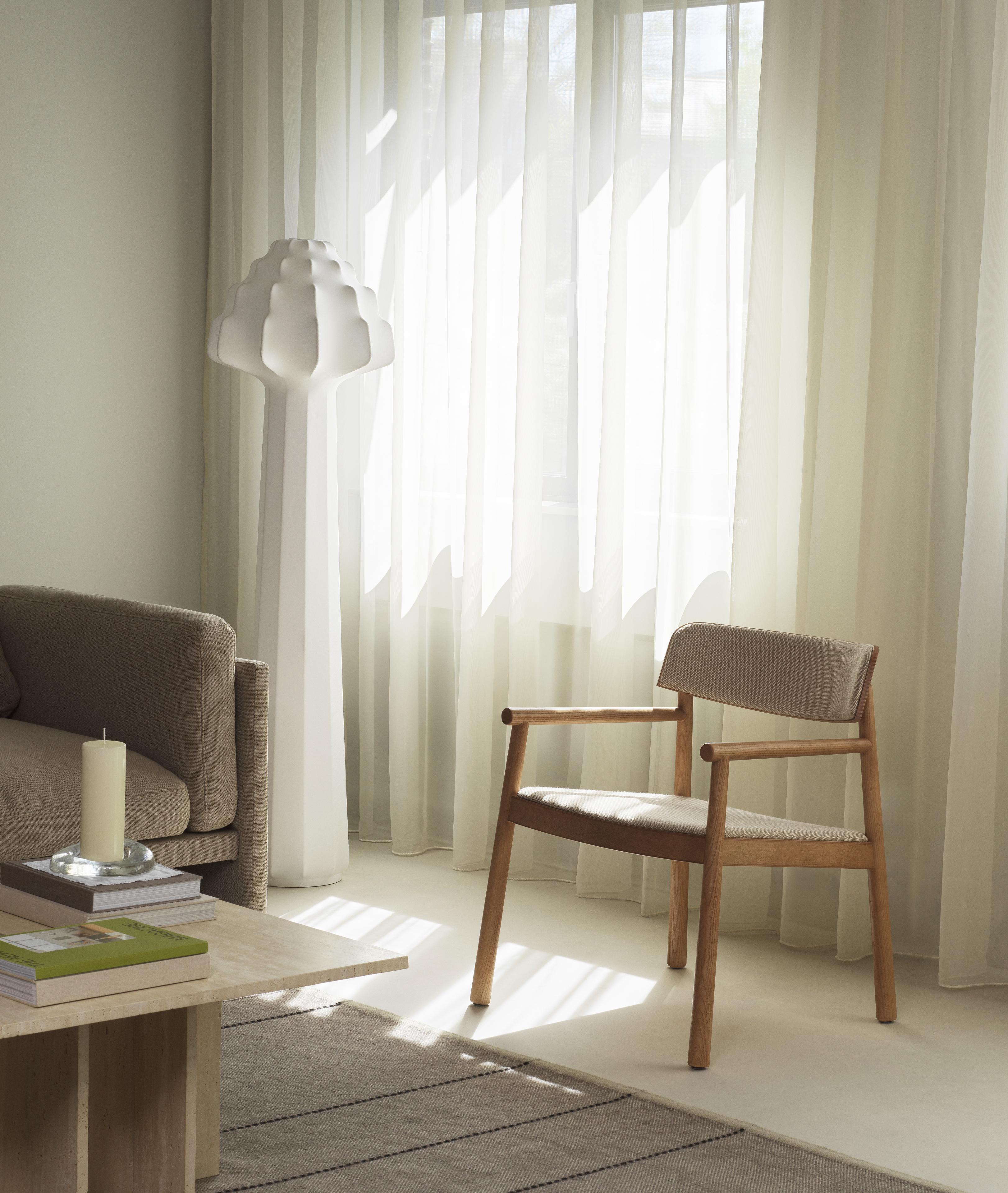 PHANTOM white floor lamp
