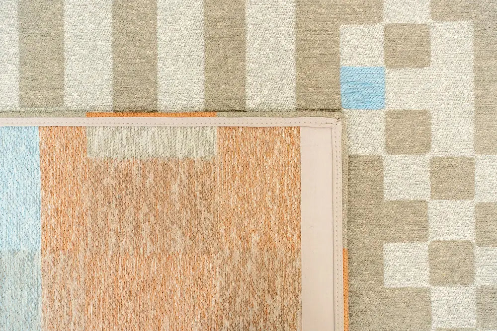 CHESS GREYHOUND Beige Rug with White and Orange