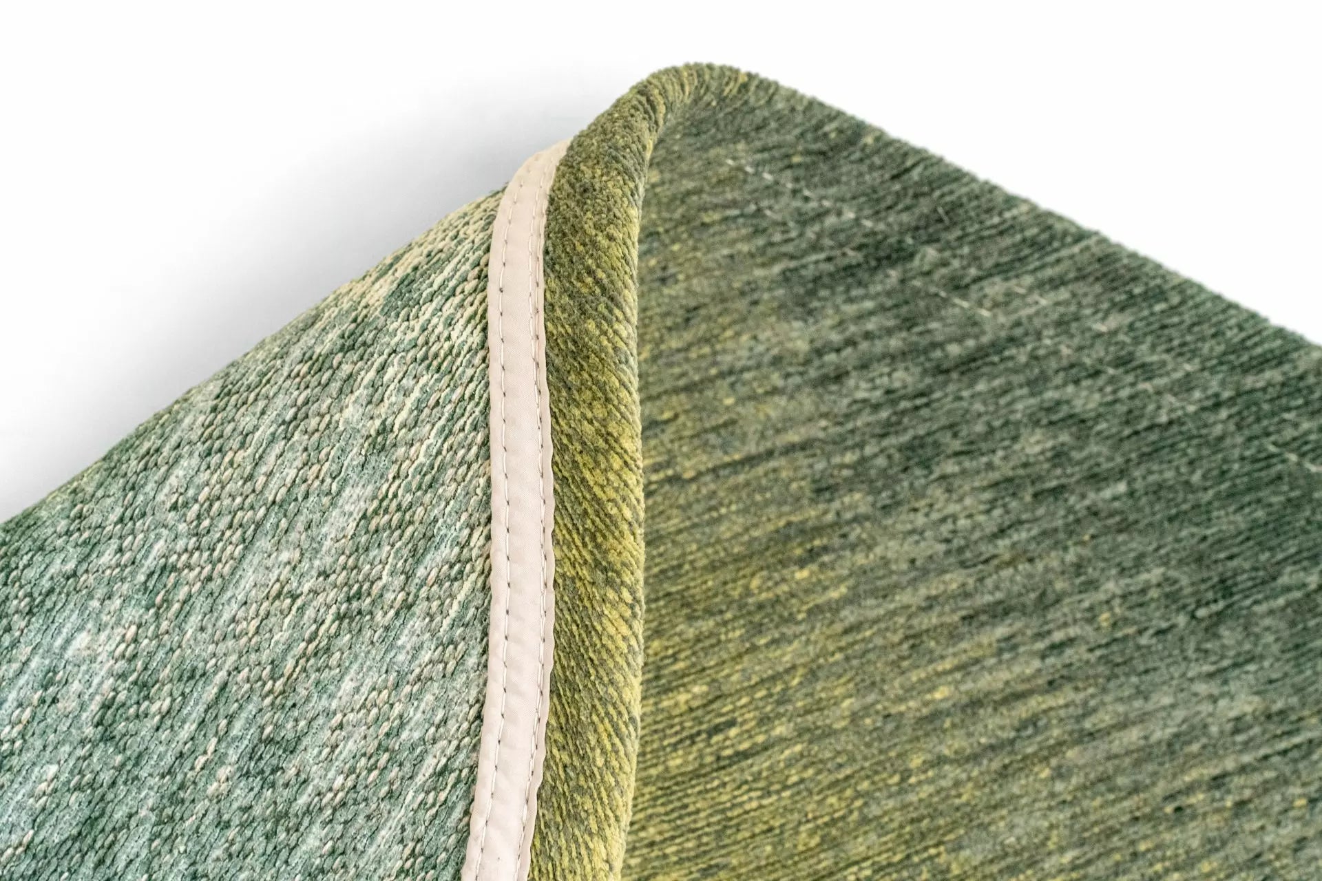 AQUARELLE LEAF oval rug in green with yellow