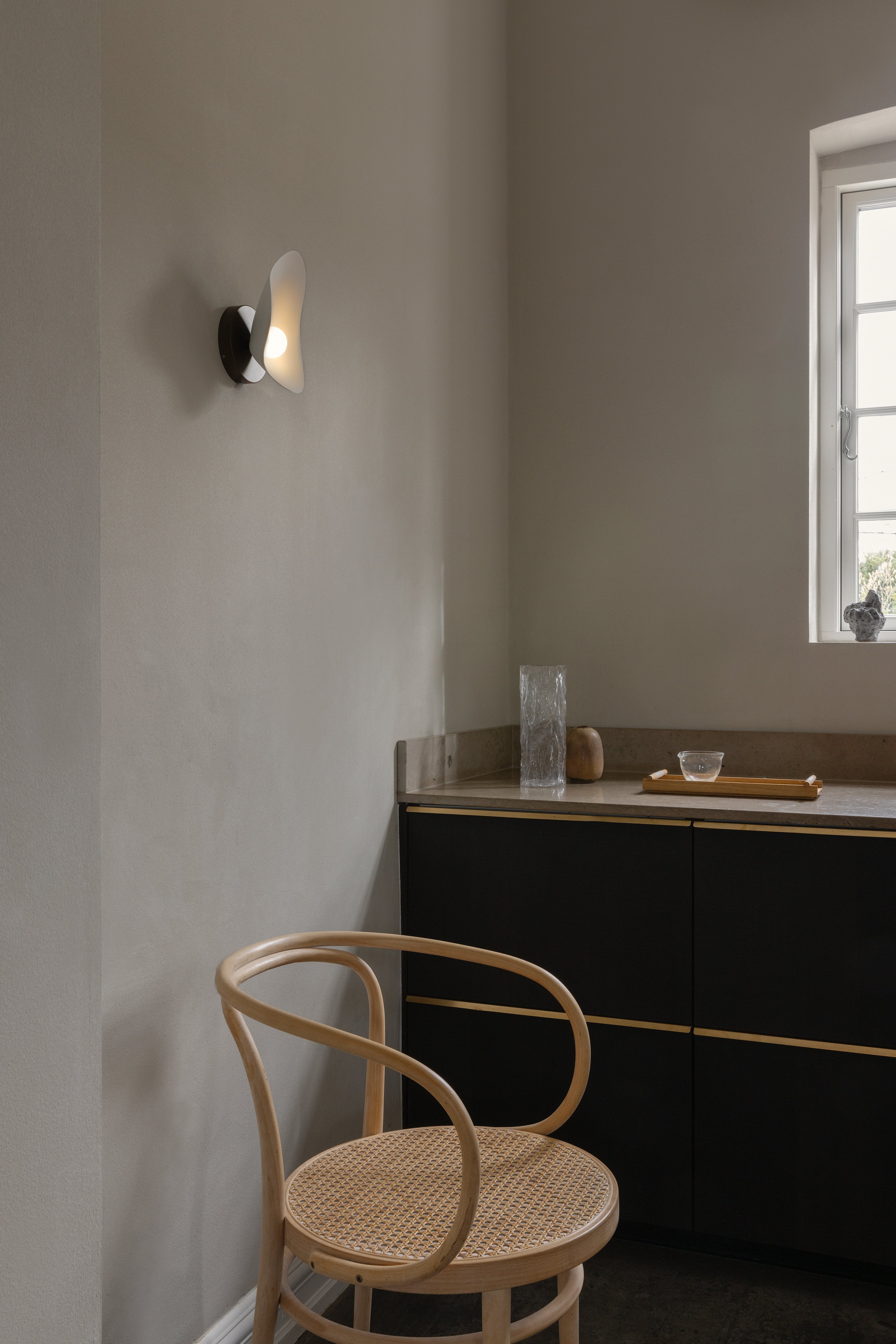 FLORII Wall Lamp Dark Brown with White