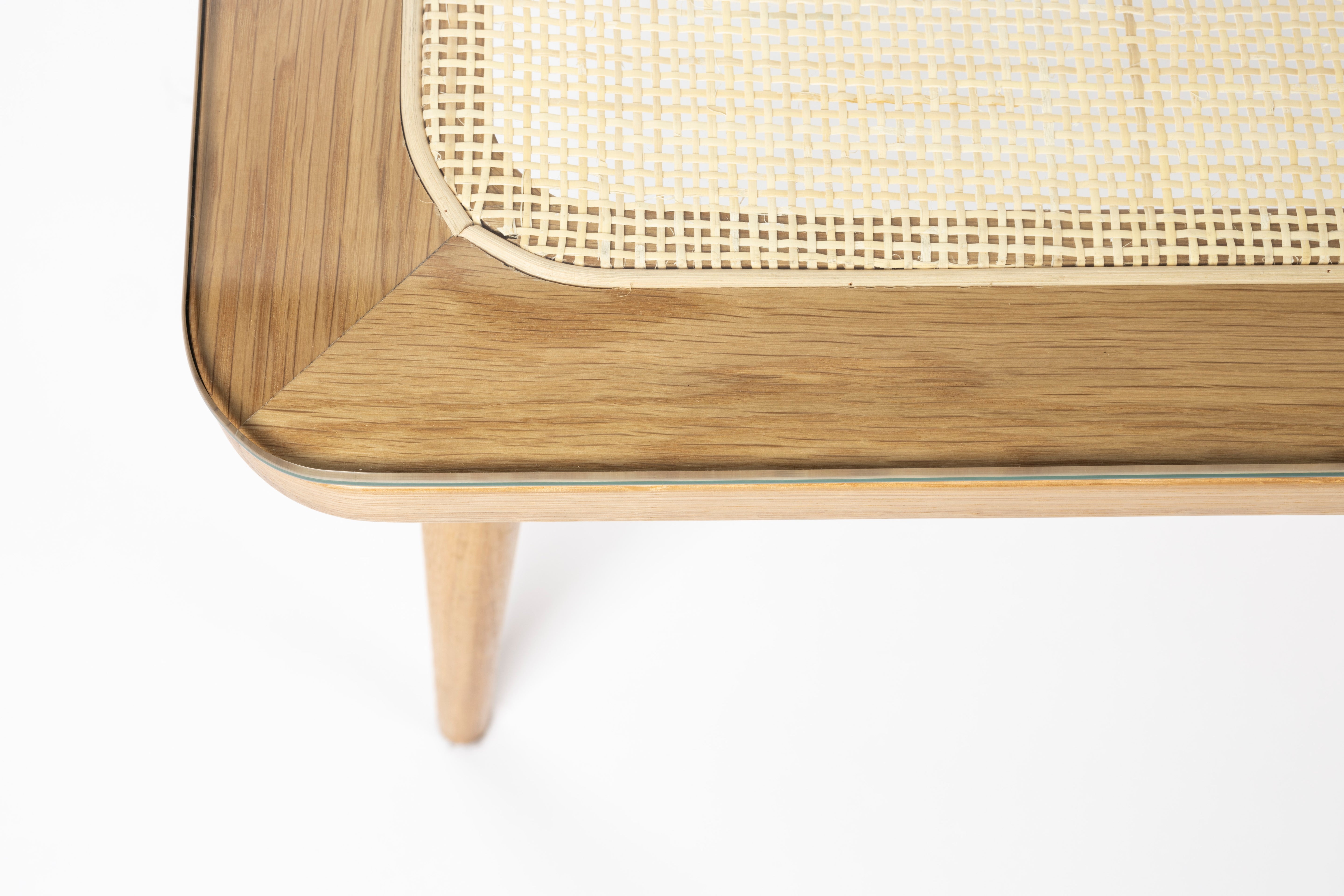 HARU coffee table made of oak wood with a glass top