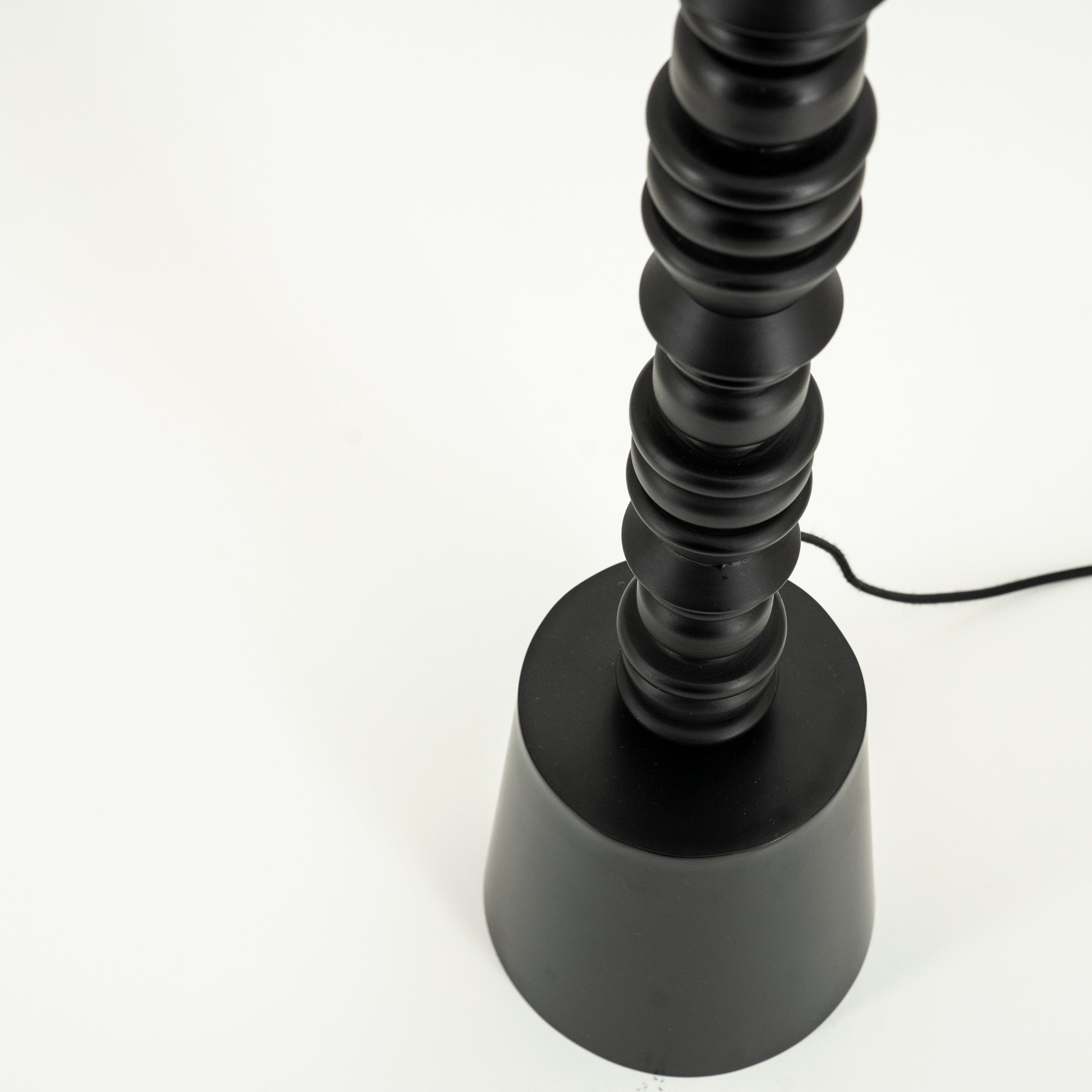 Stehlampe PULSE hellbeige mit schwarzem Fuß