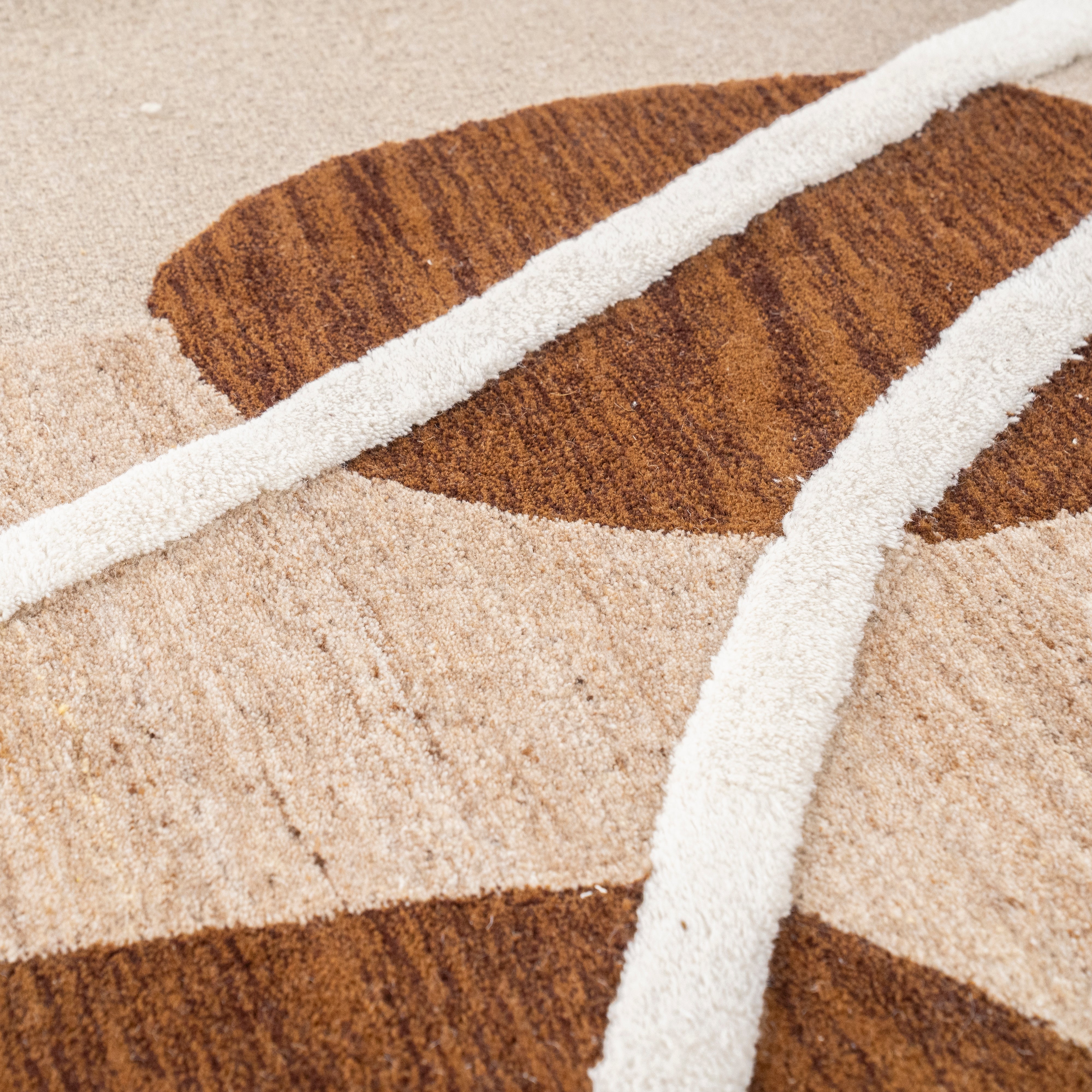 OGANI beige rug with brown