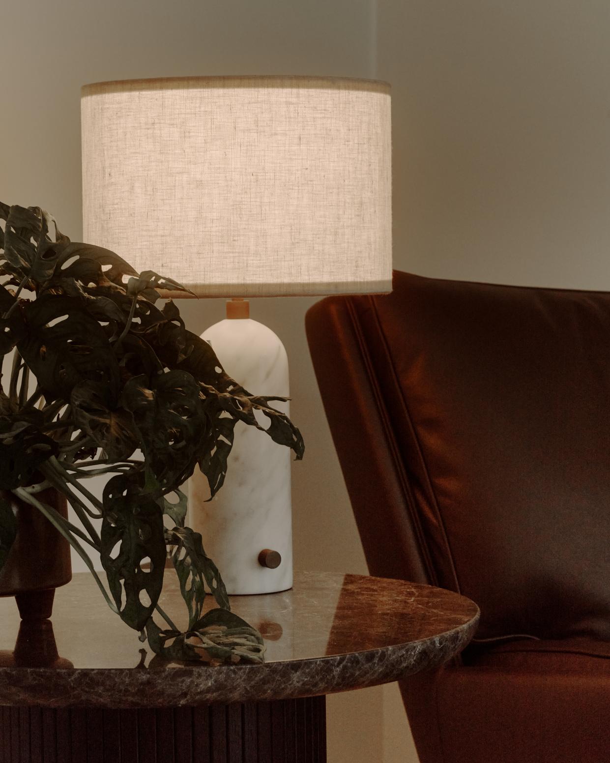 Tischlampe GRAVITY weiß mit Marmor
