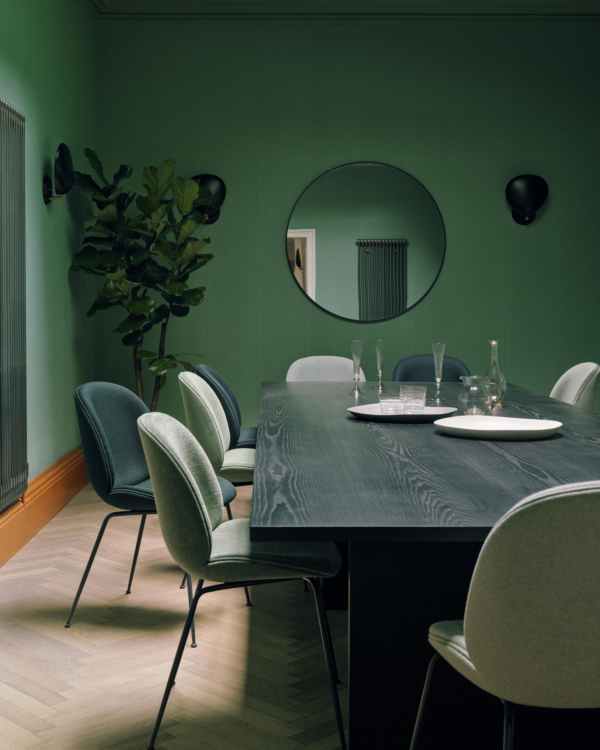 Tisch PRIVATE schwarz Eschenfurnier