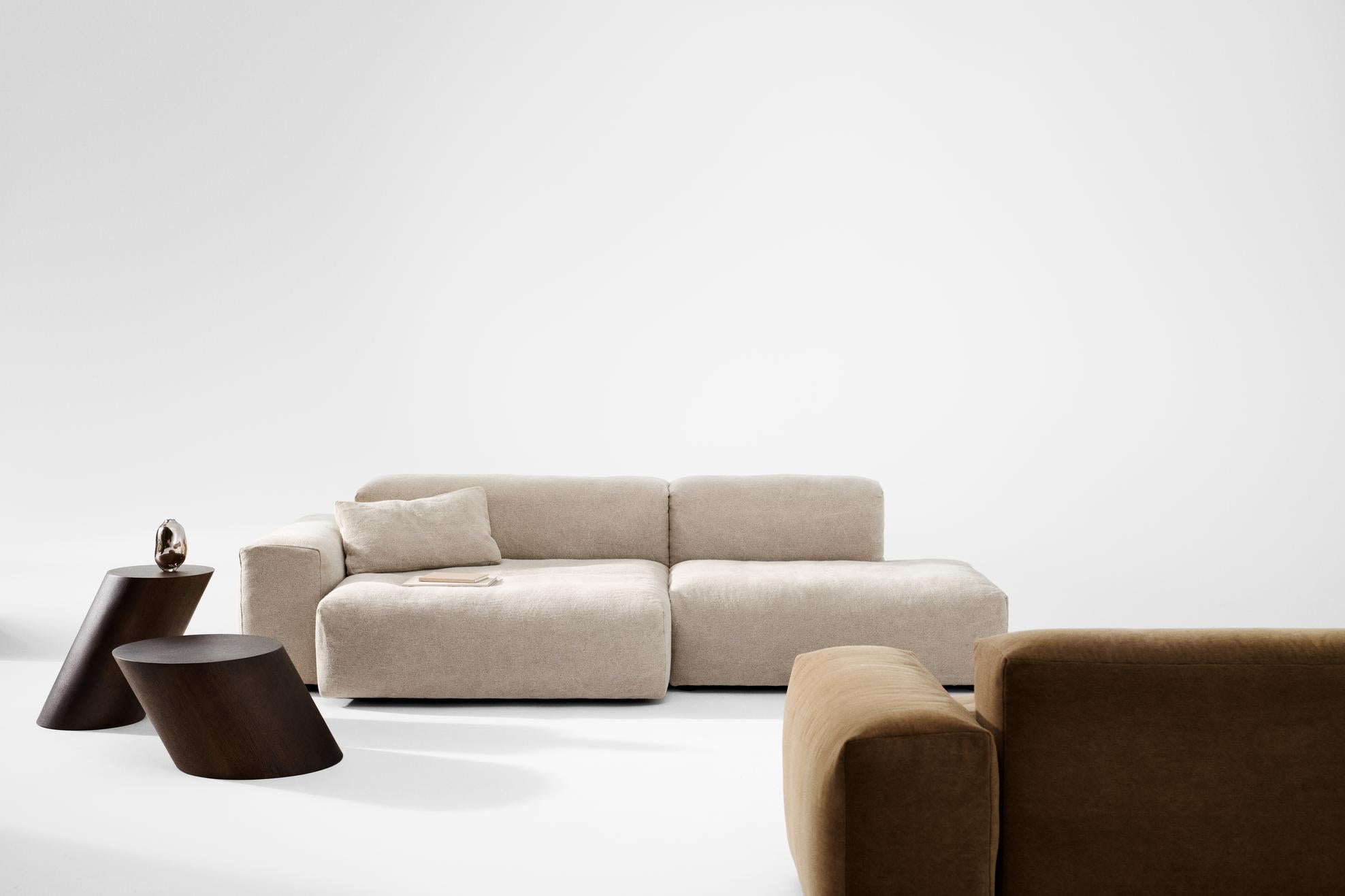 Couchtisch TILT dunkles Eichenholz