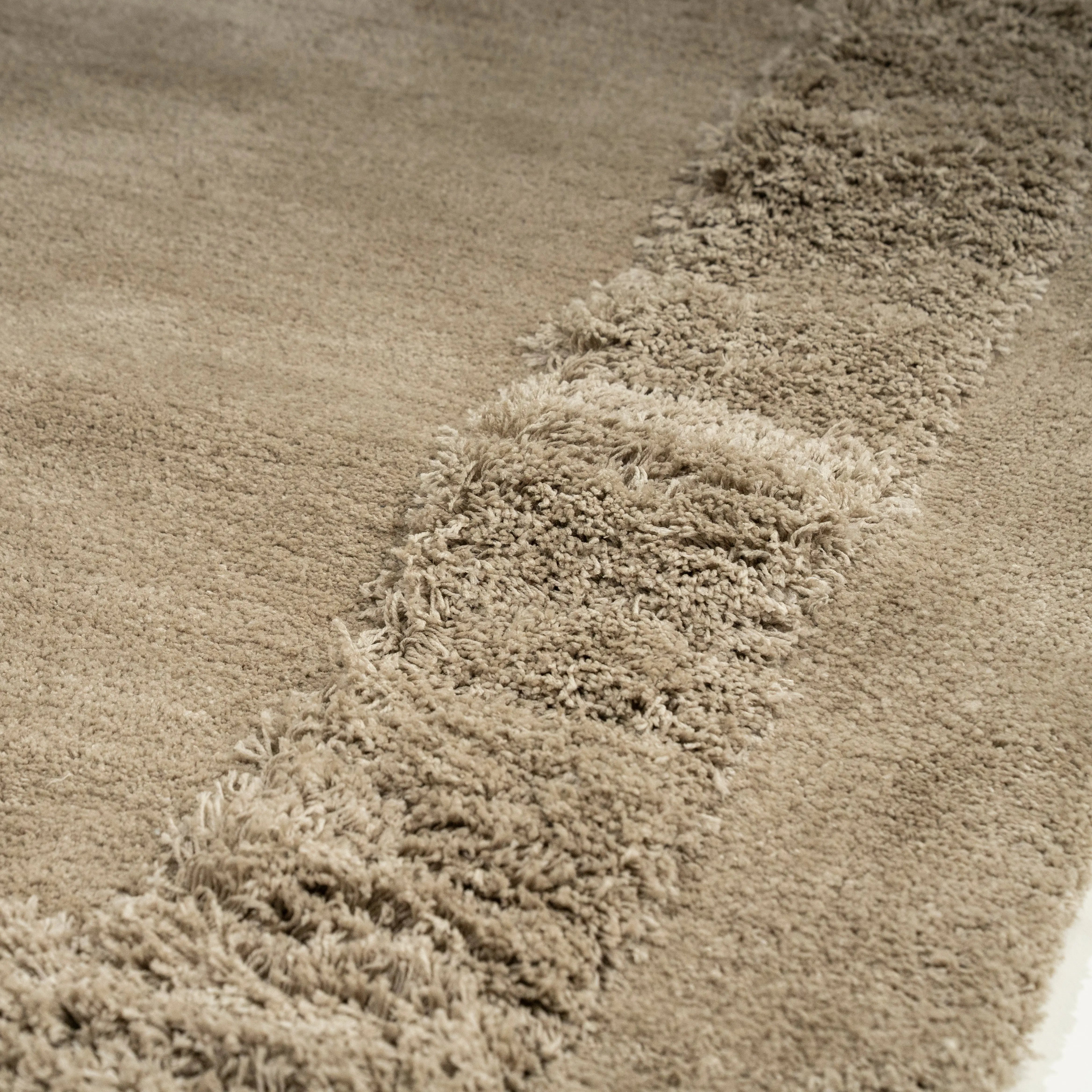 Dywan TURA taupe – styl minimalistyczny