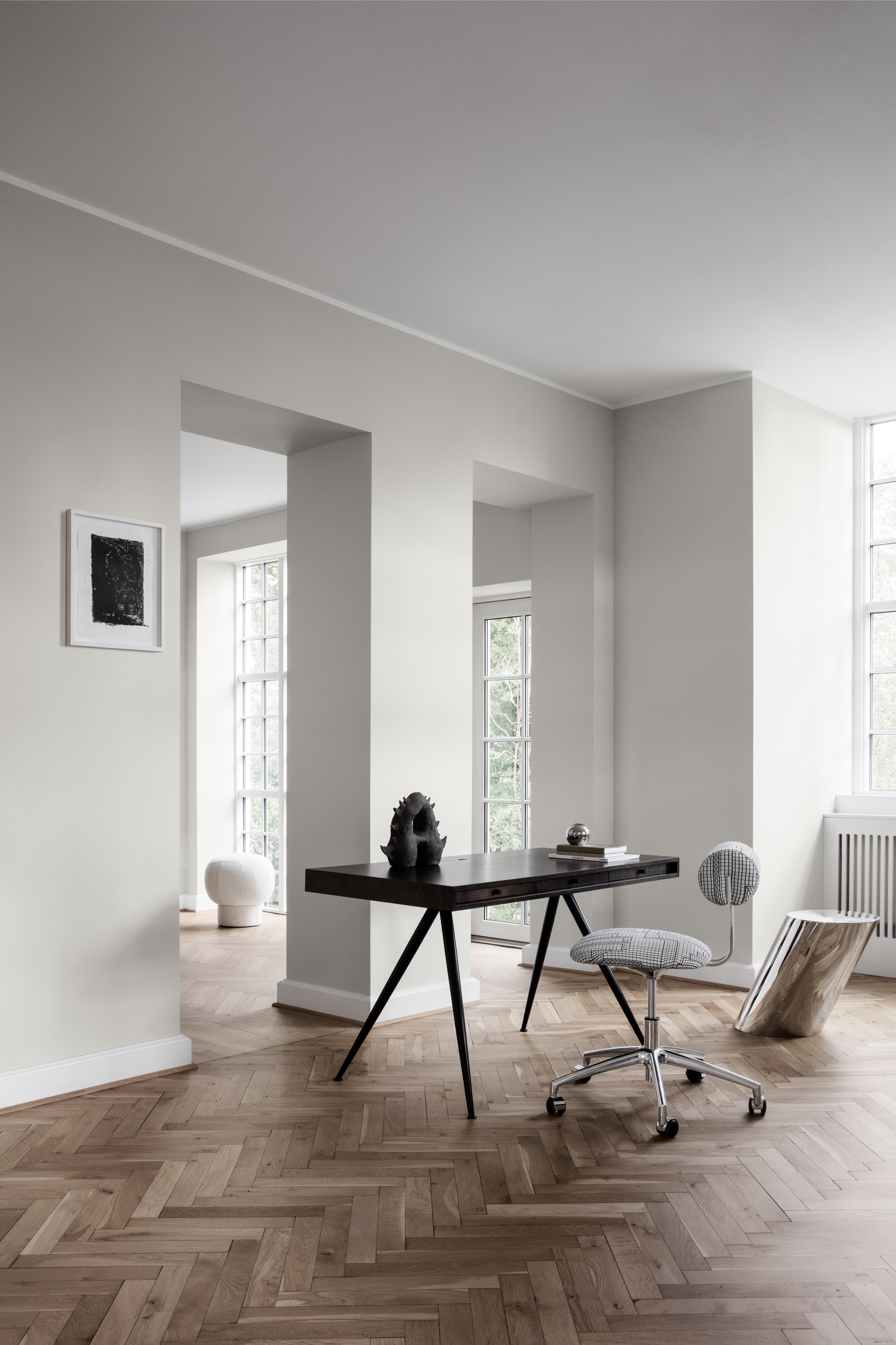 Personalized HIPPO Adjustable Office Chair with Steel Base
