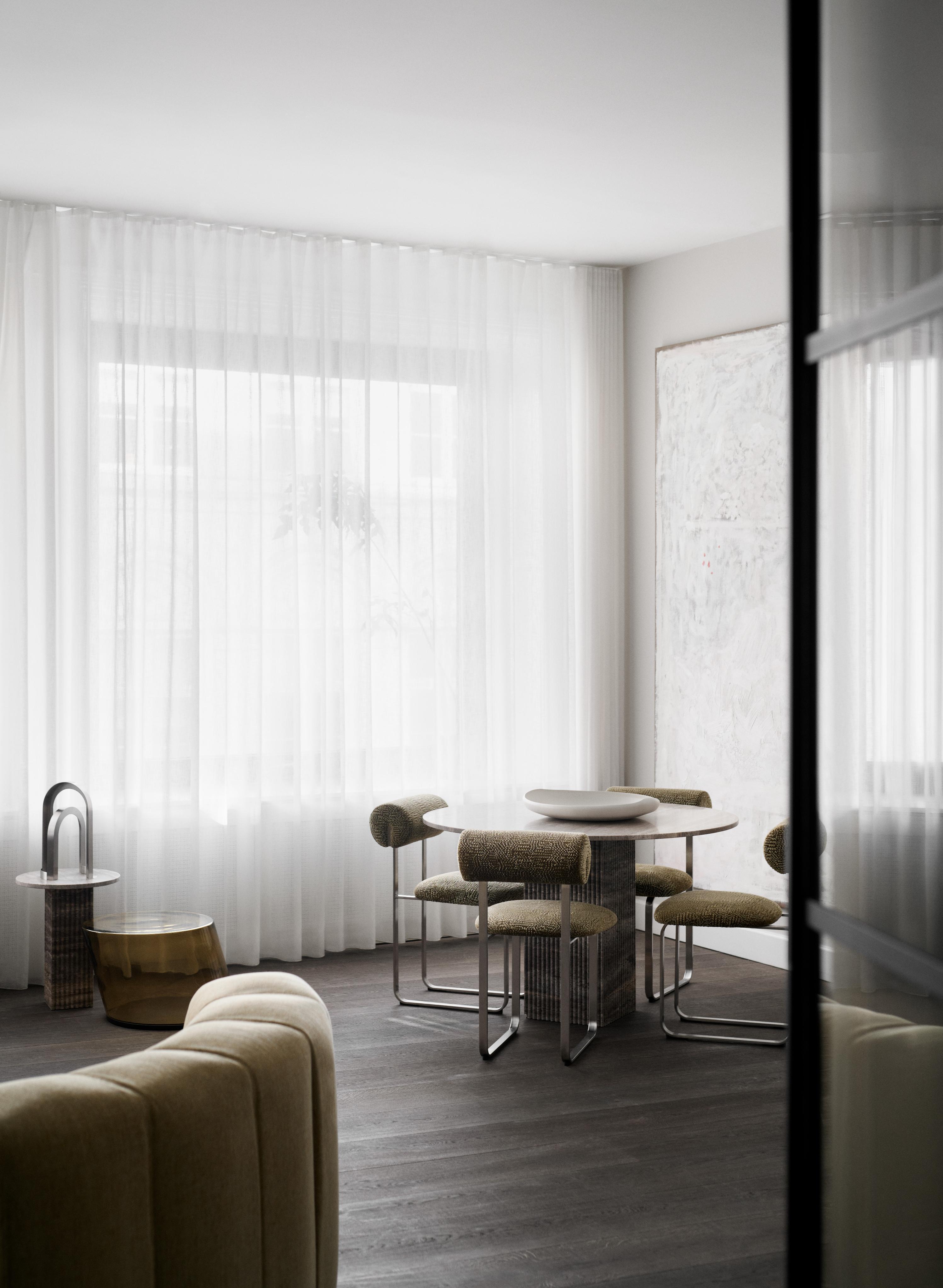 SOHO round table travertine